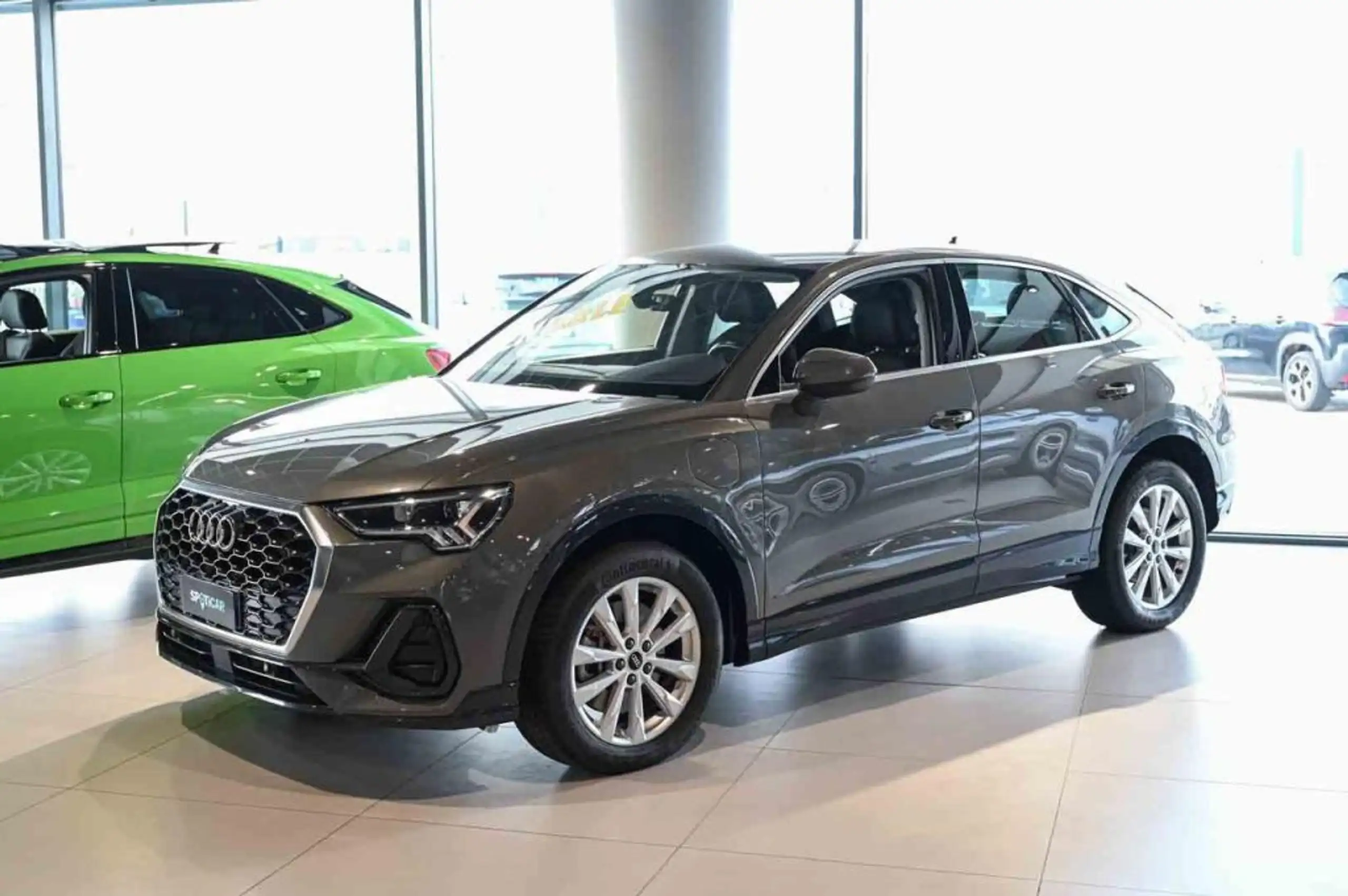 Audi - Q3