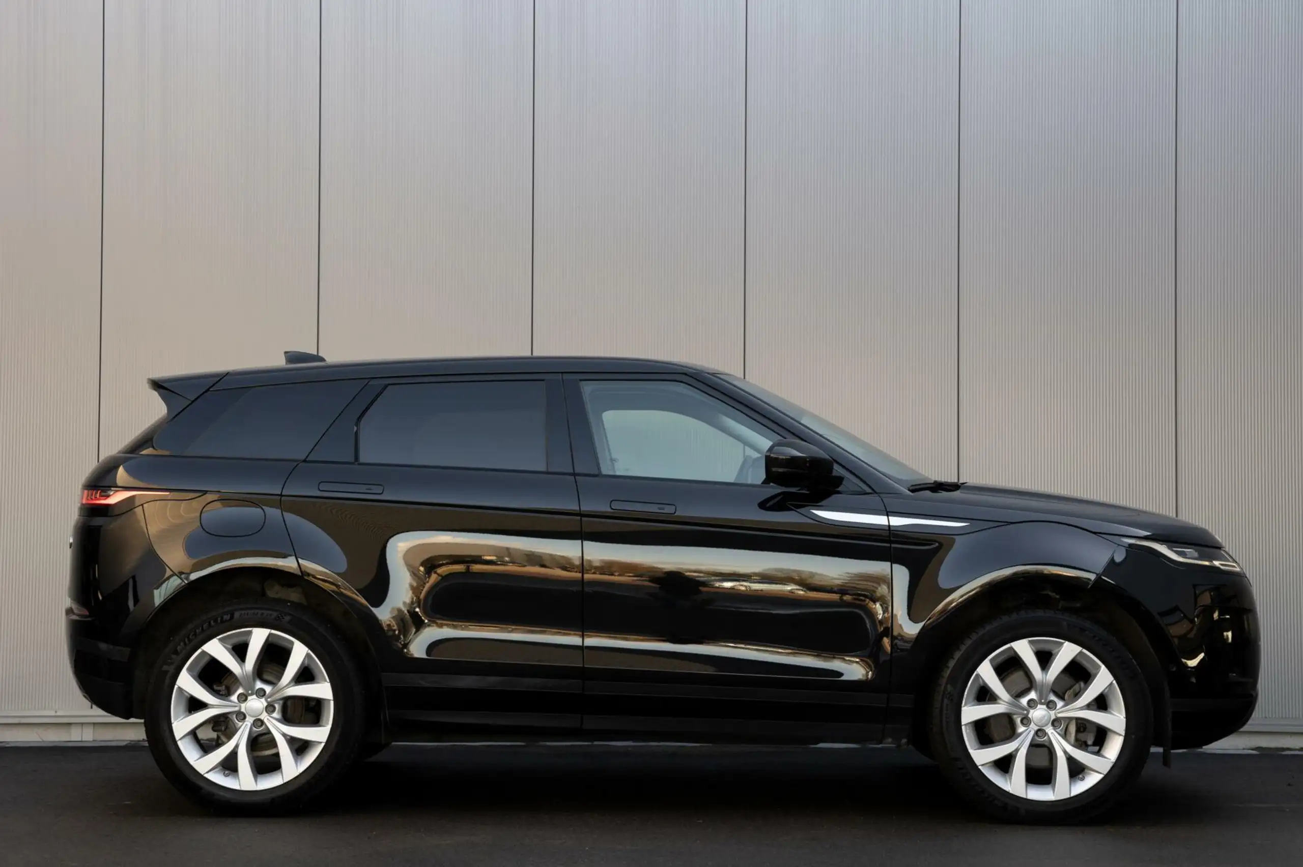 Land Rover - Range Rover Evoque