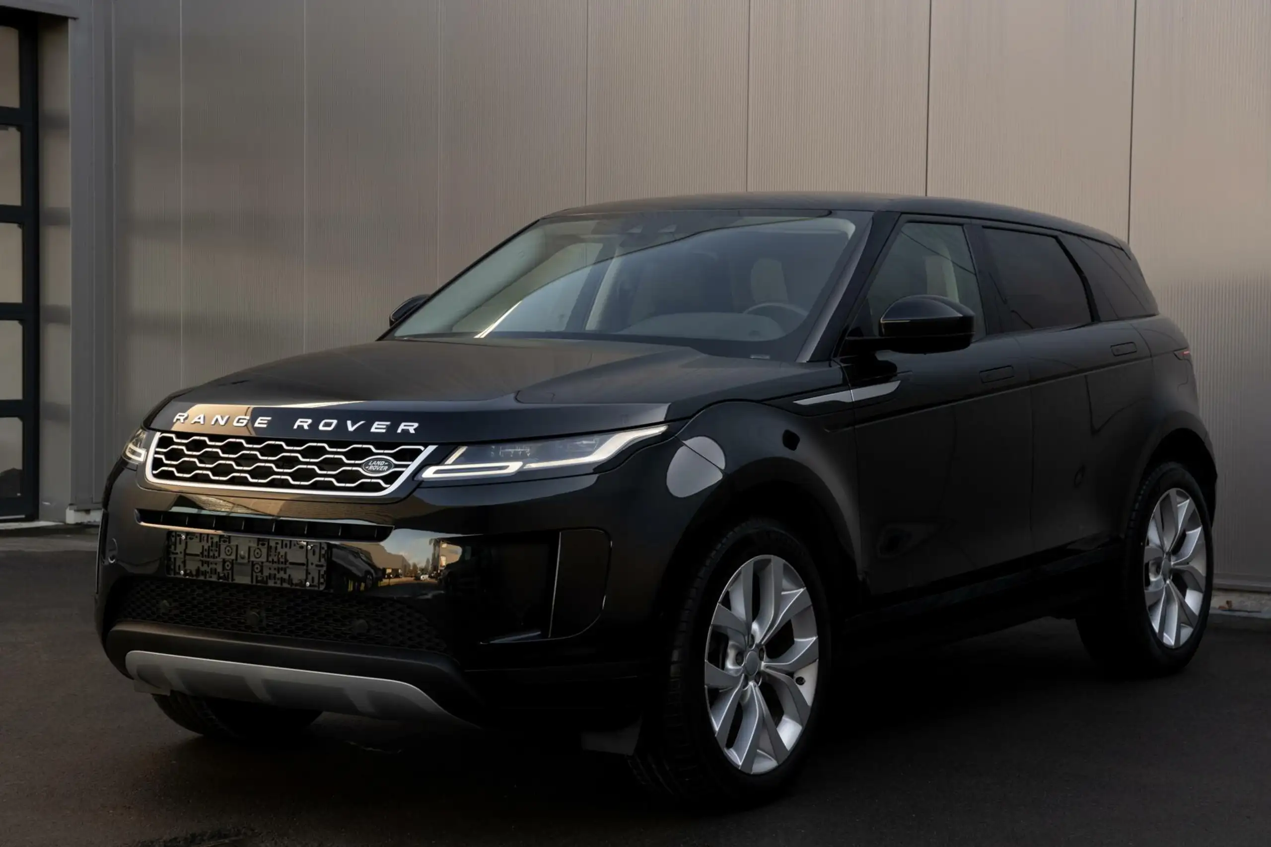 Land Rover - Range Rover Evoque