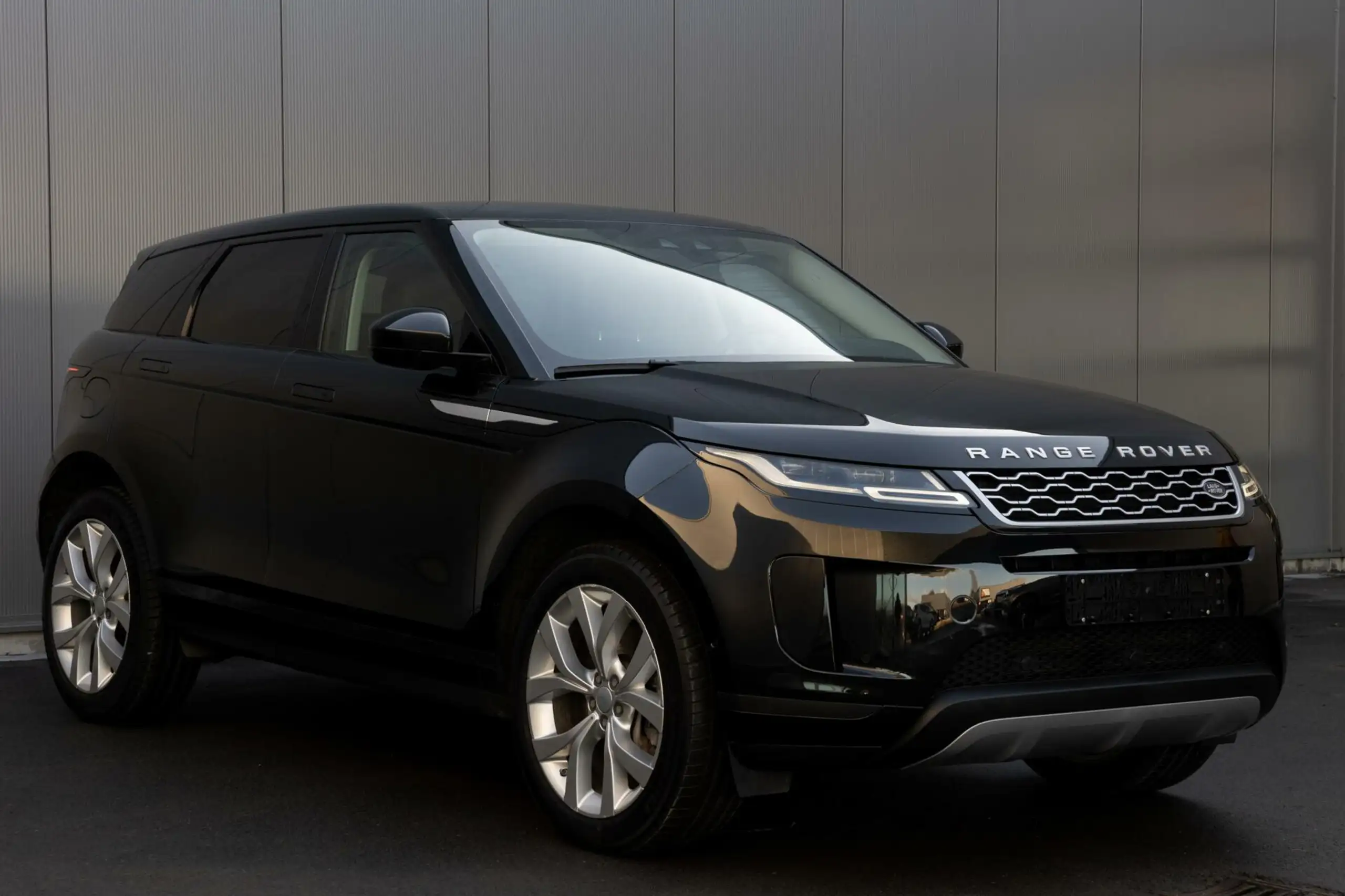 Land Rover - Range Rover Evoque