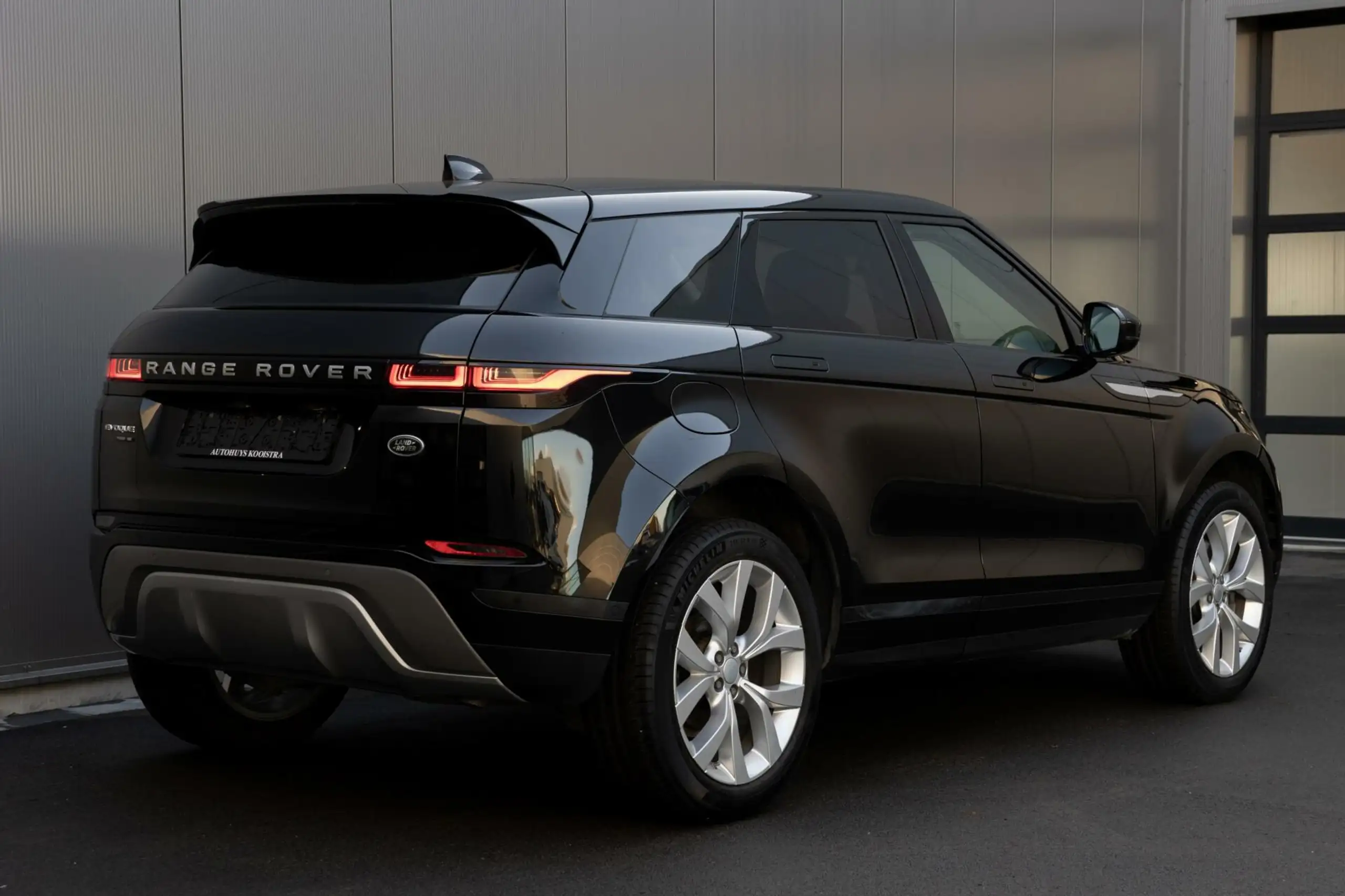 Land Rover - Range Rover Evoque