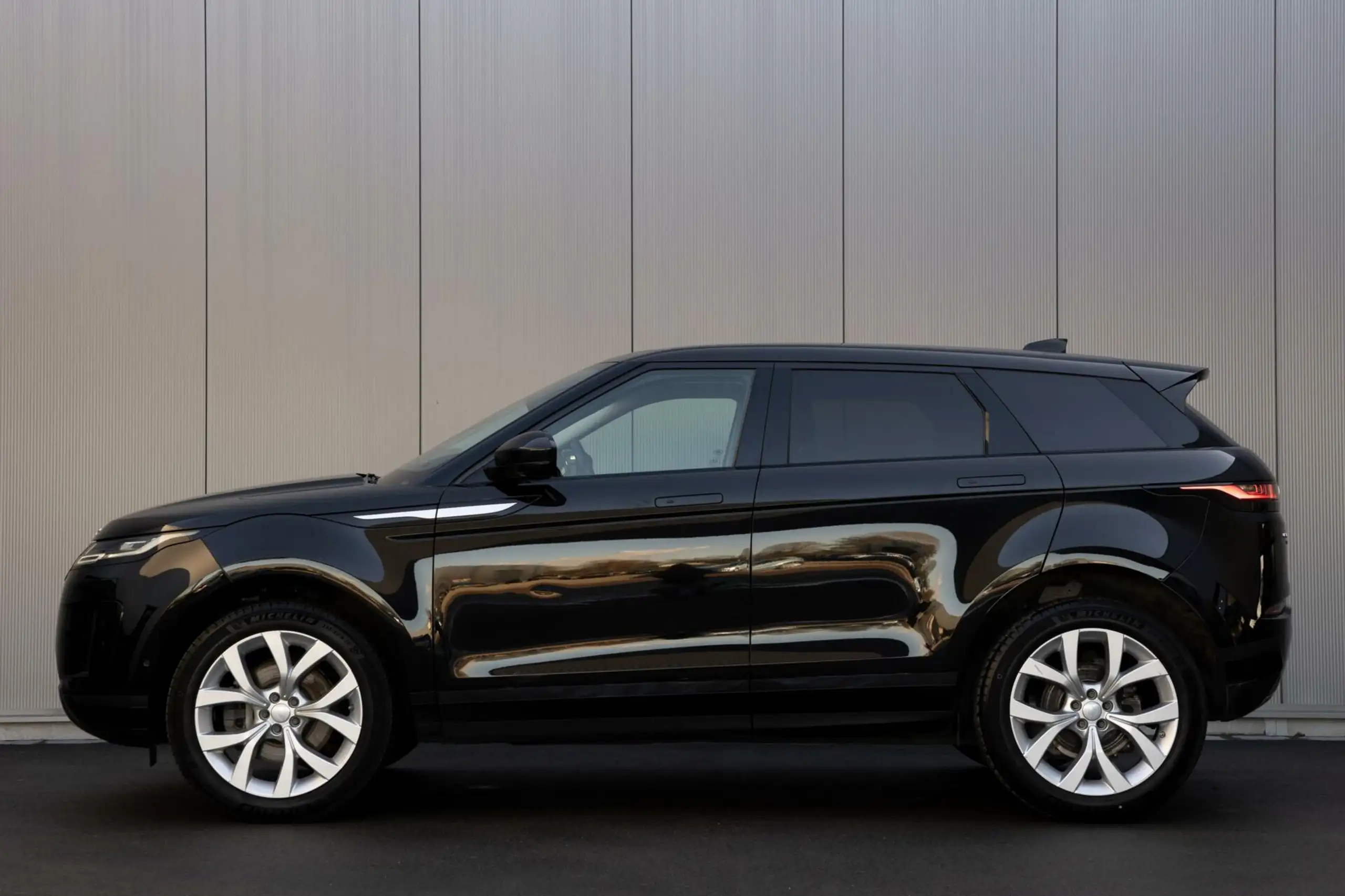 Land Rover - Range Rover Evoque