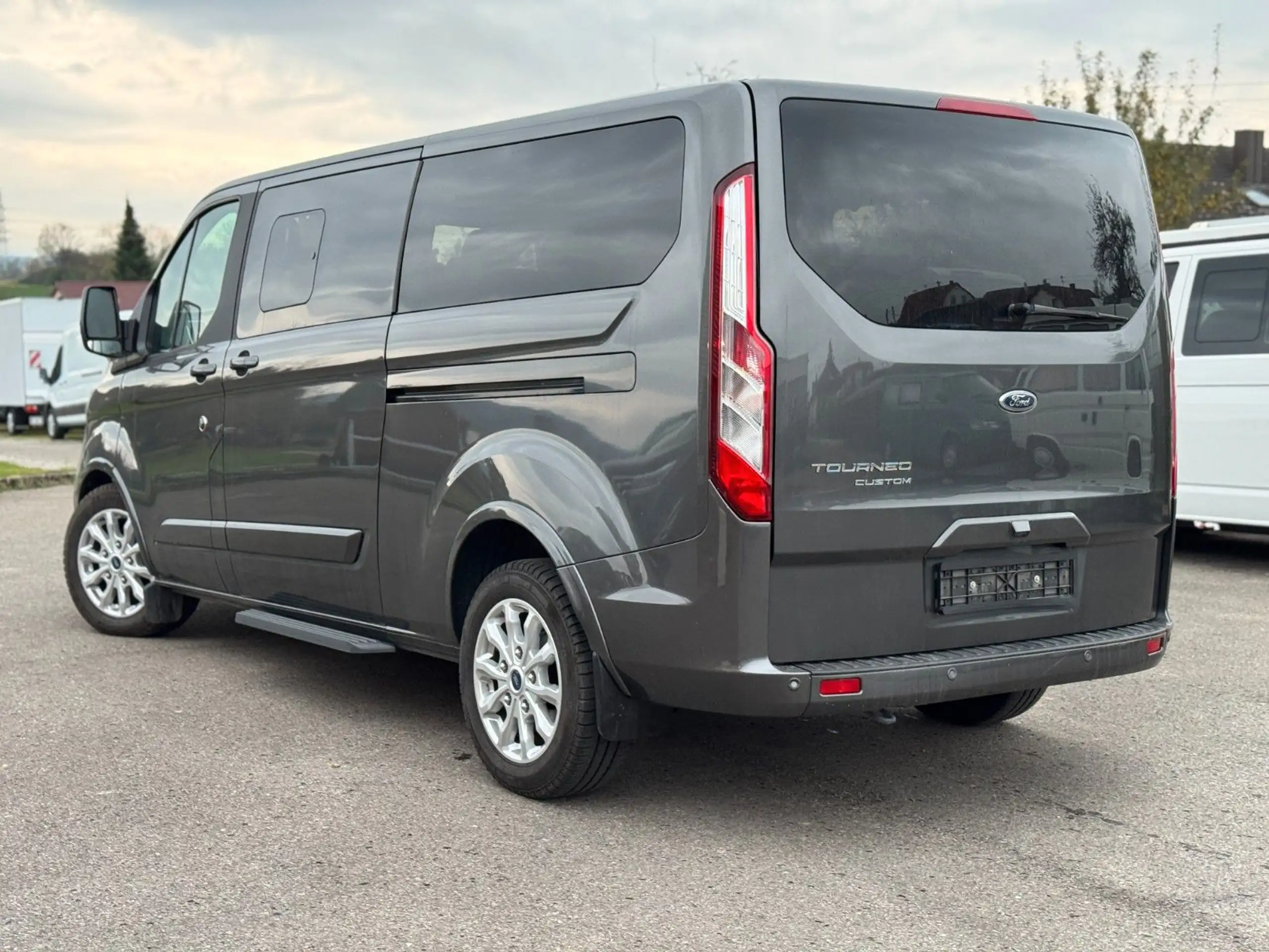 Ford - Tourneo Custom