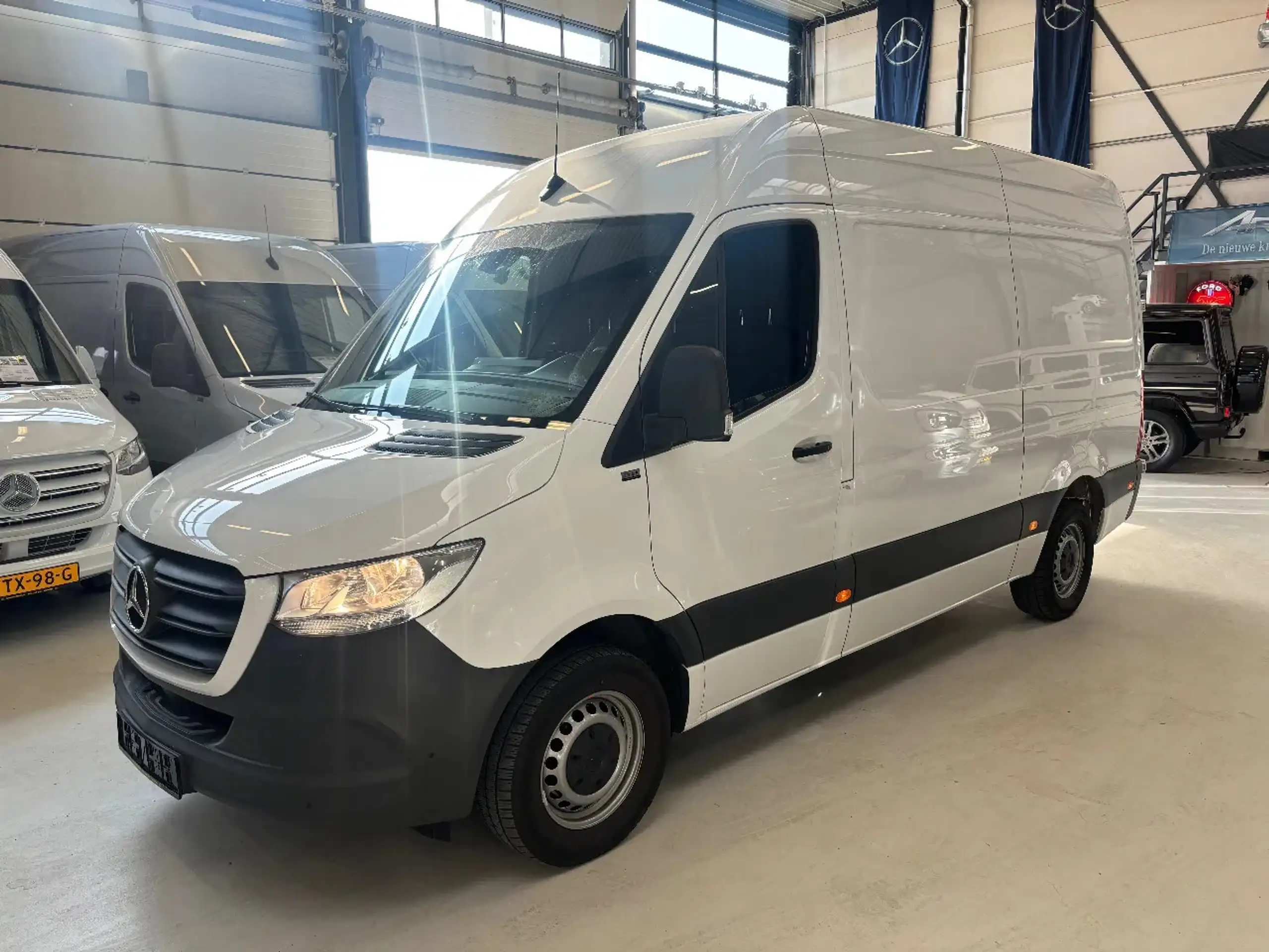 Mercedes-Benz - Sprinter