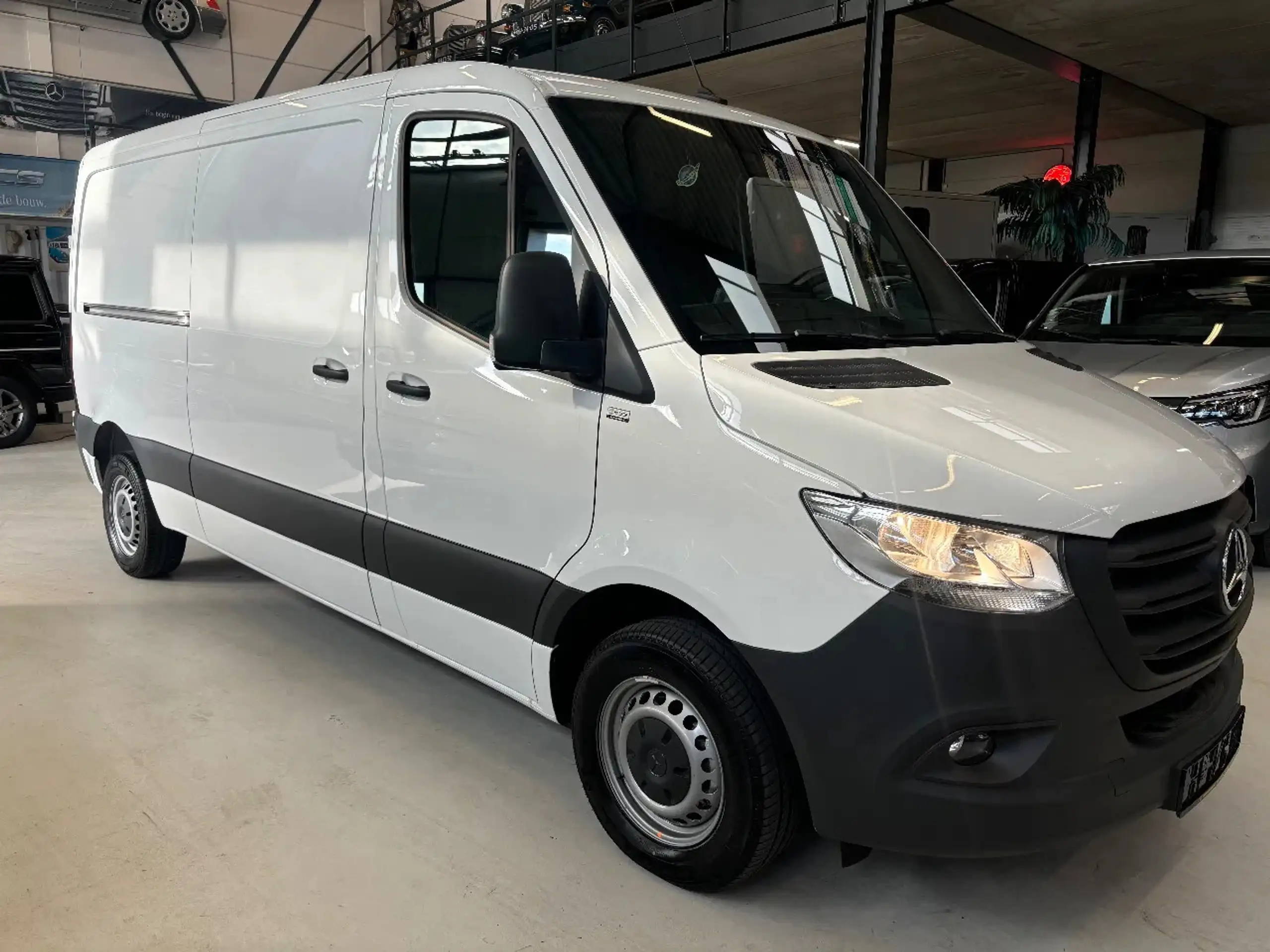 Mercedes-Benz - Sprinter