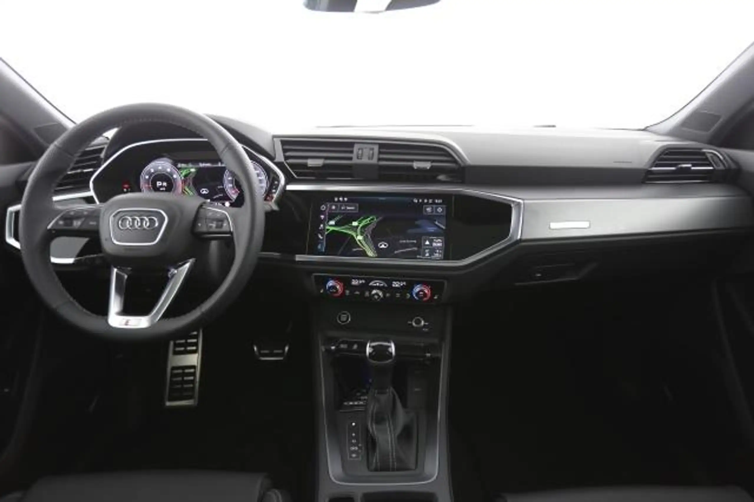 Audi - Q3