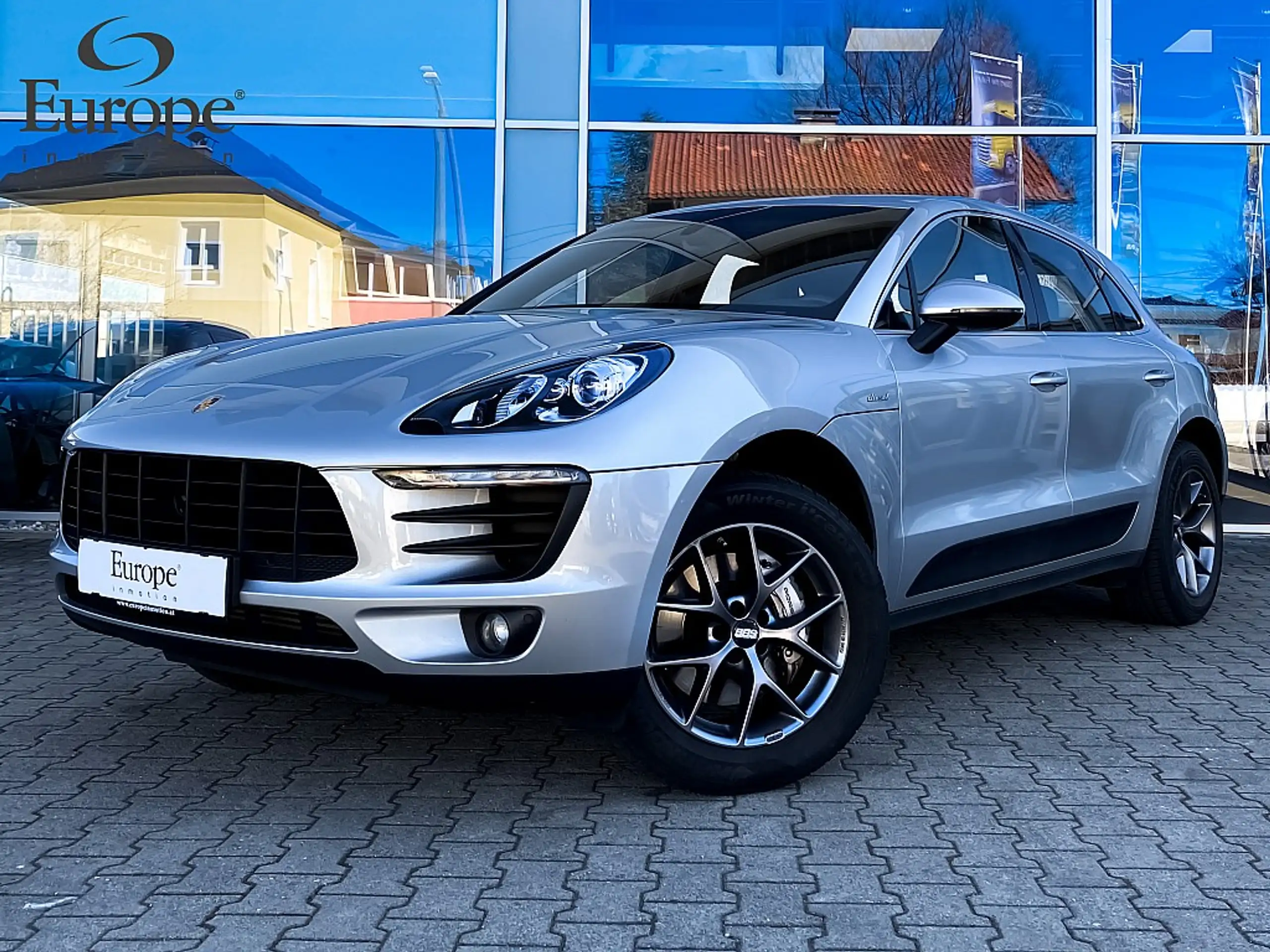 Porsche - Macan