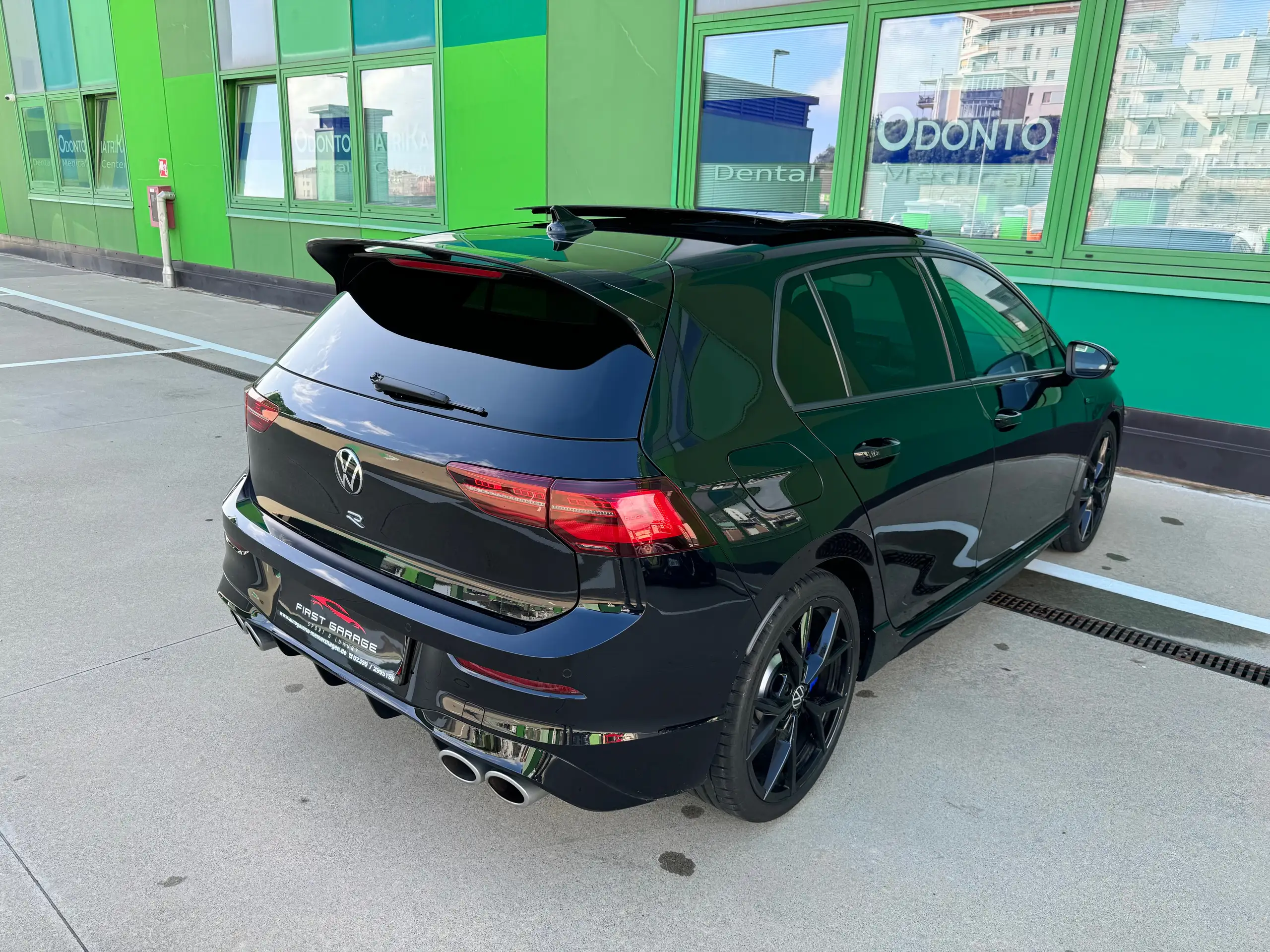 Volkswagen - Golf