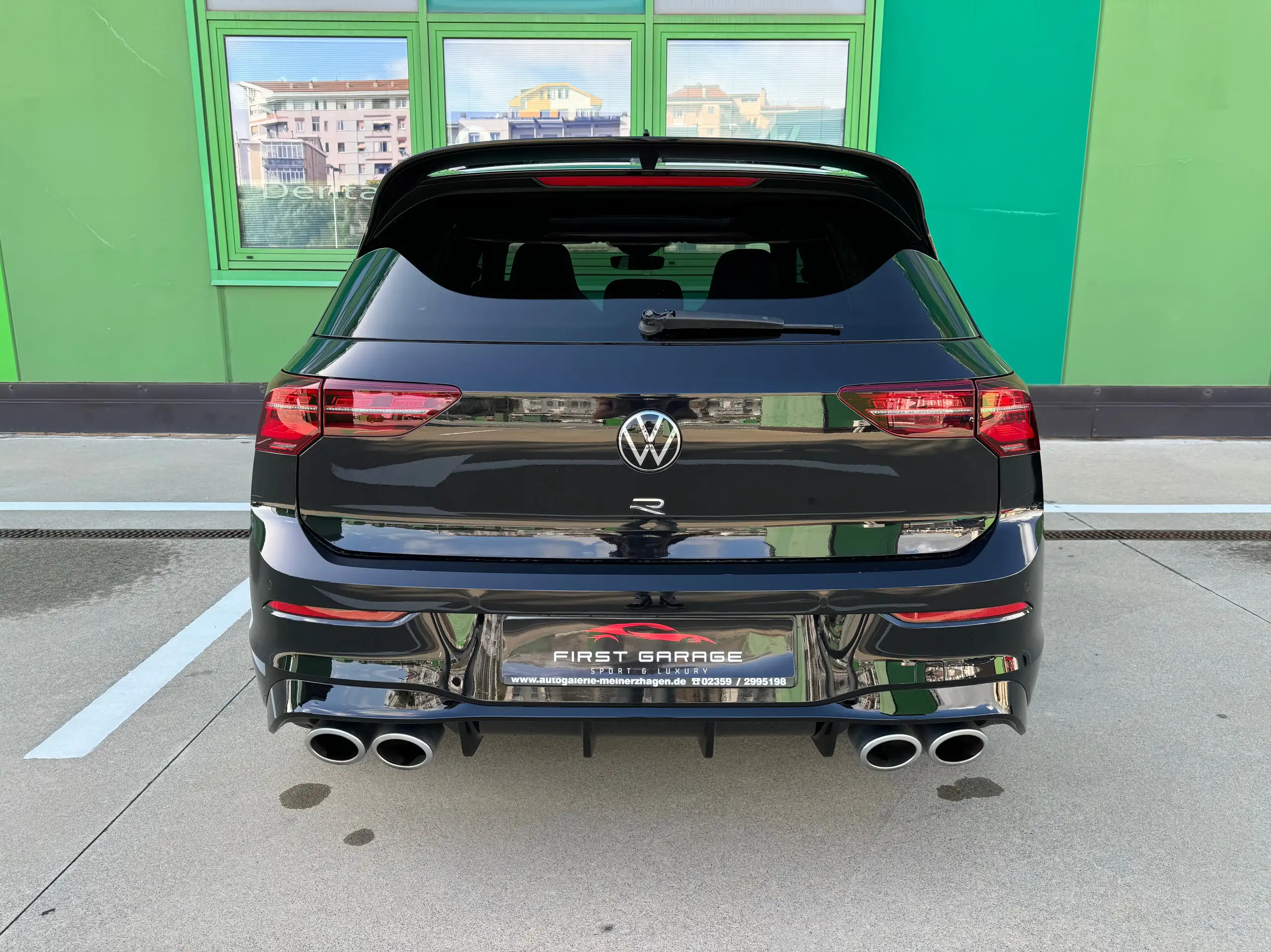 Volkswagen - Golf