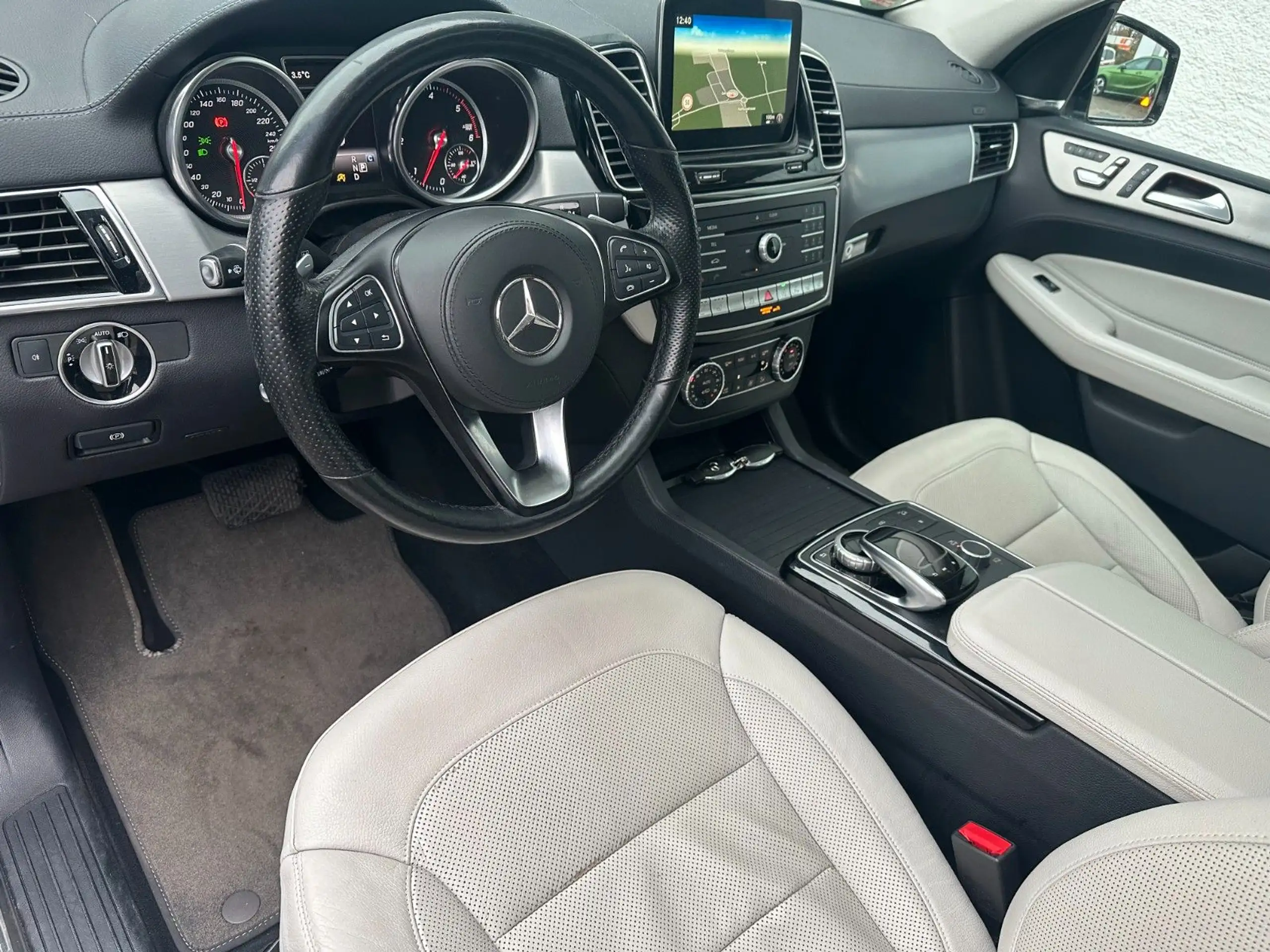 Mercedes-Benz - GLS 350