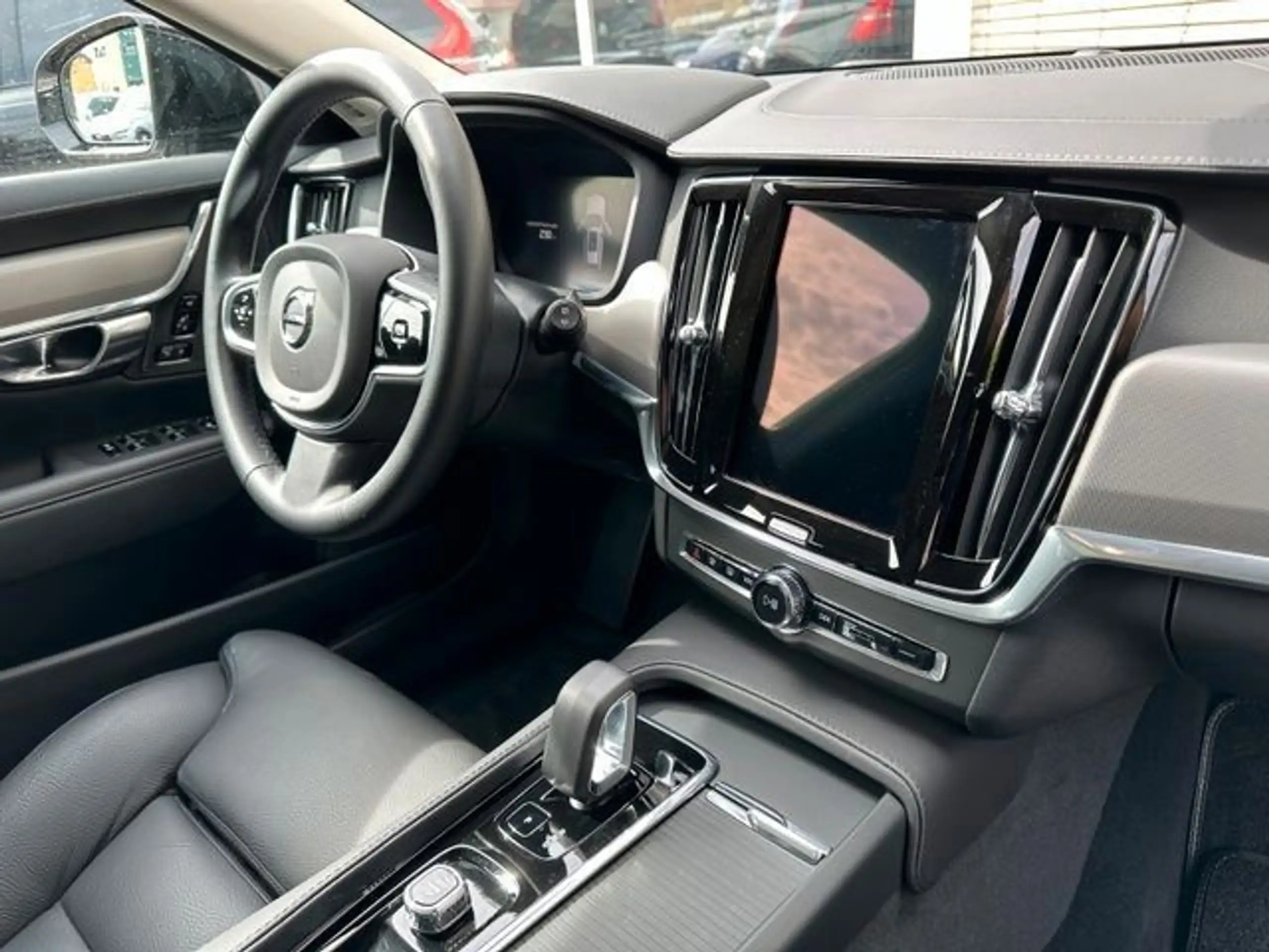 Volvo - V90