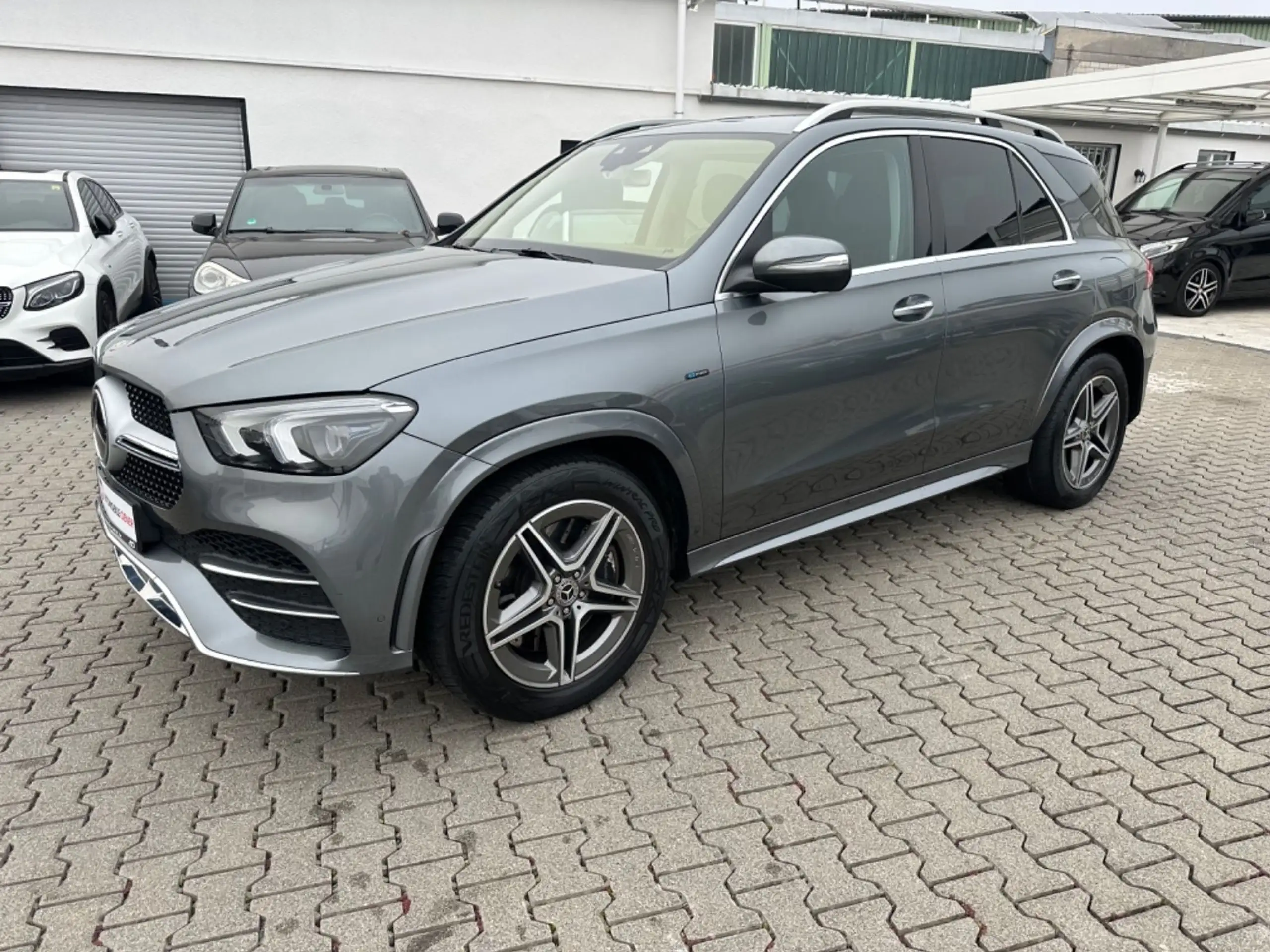 Mercedes-Benz - GLE 350