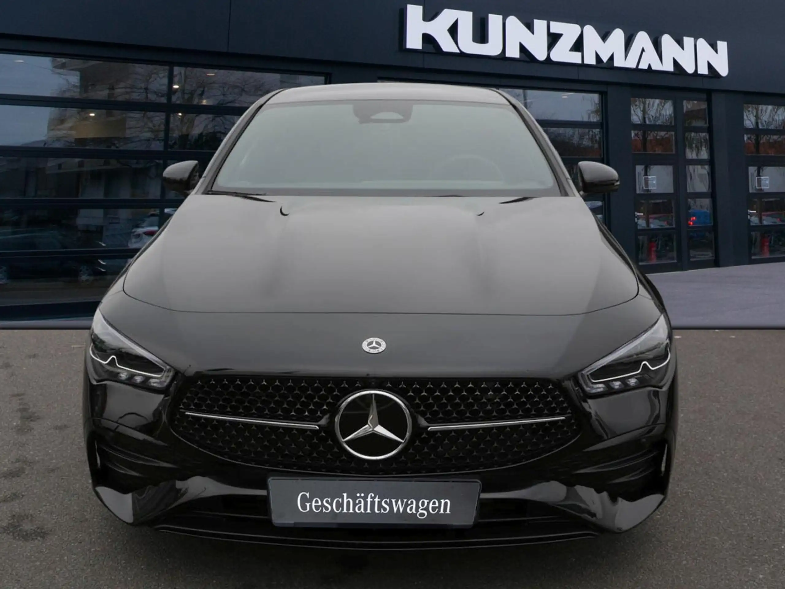 Mercedes-Benz - CLA 200