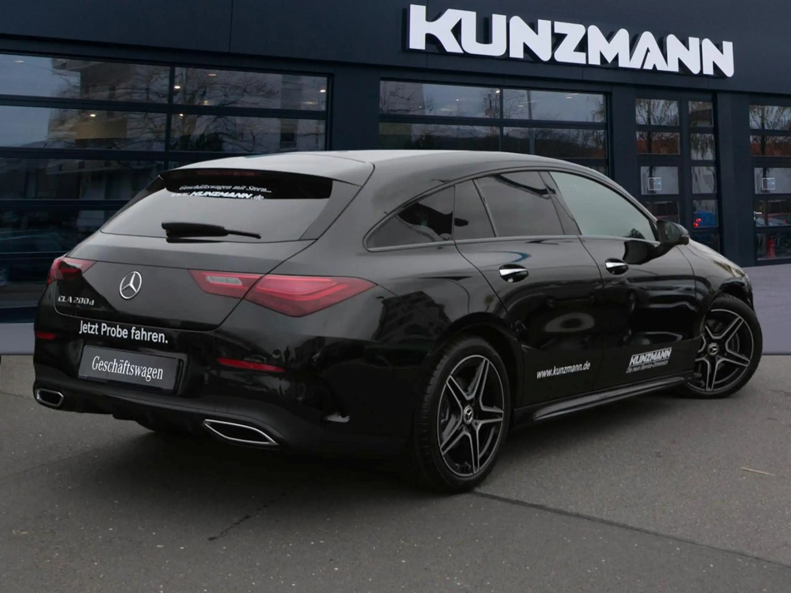 Mercedes-Benz - CLA 200