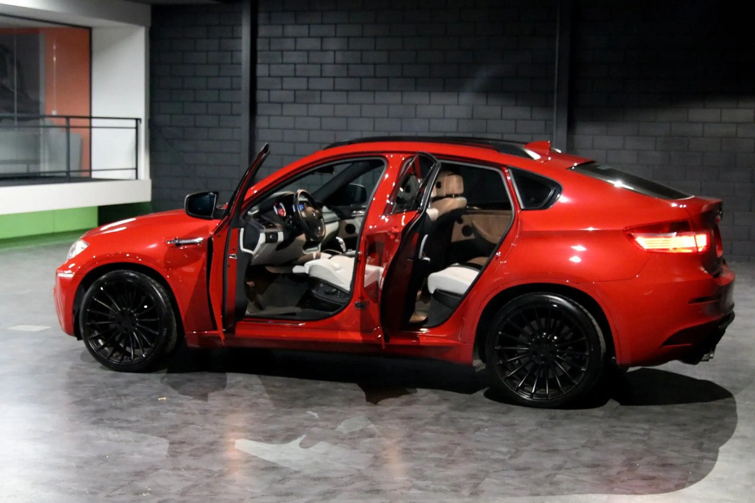 BMW - X6 M