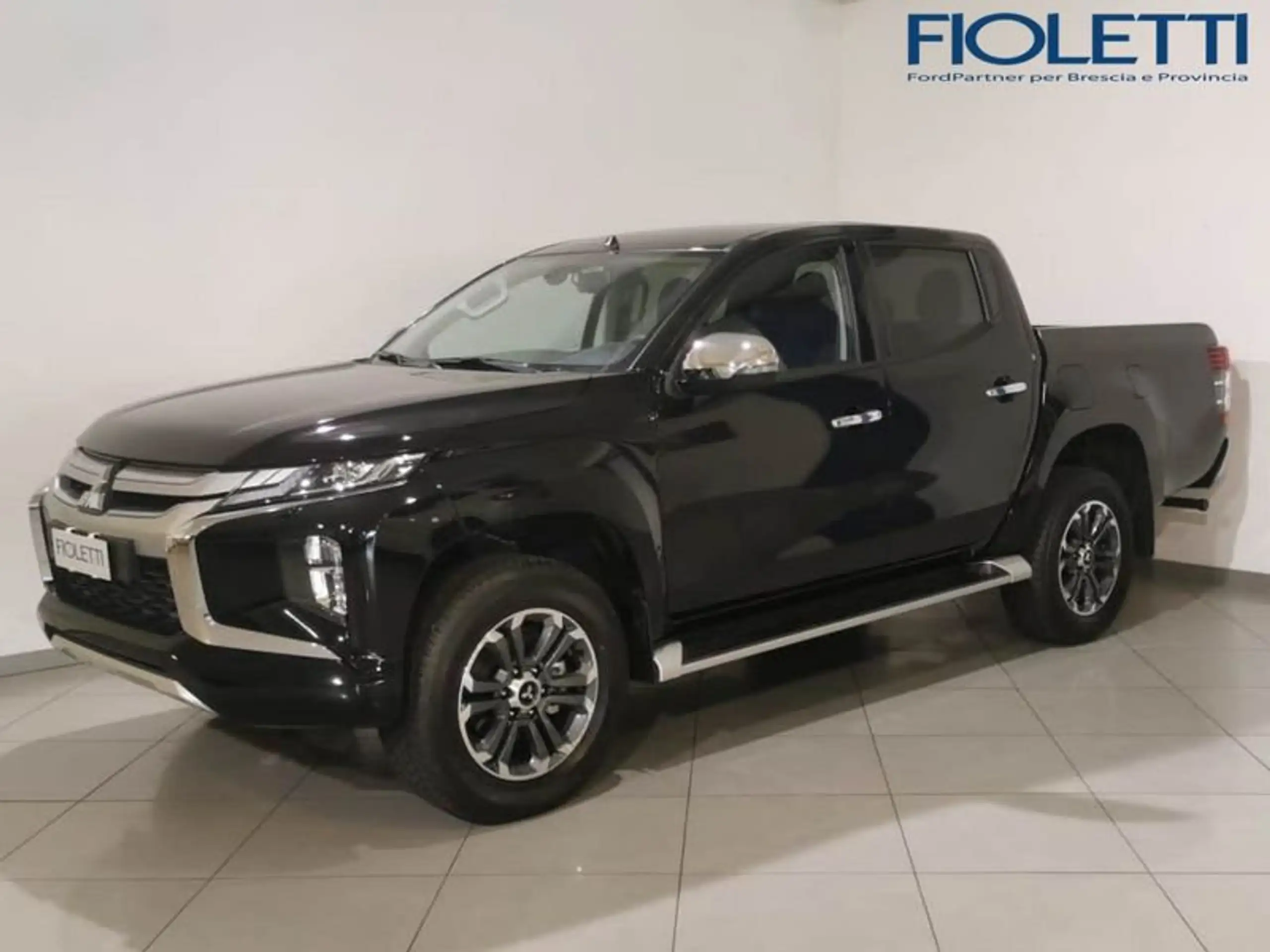 Mitsubishi - L200