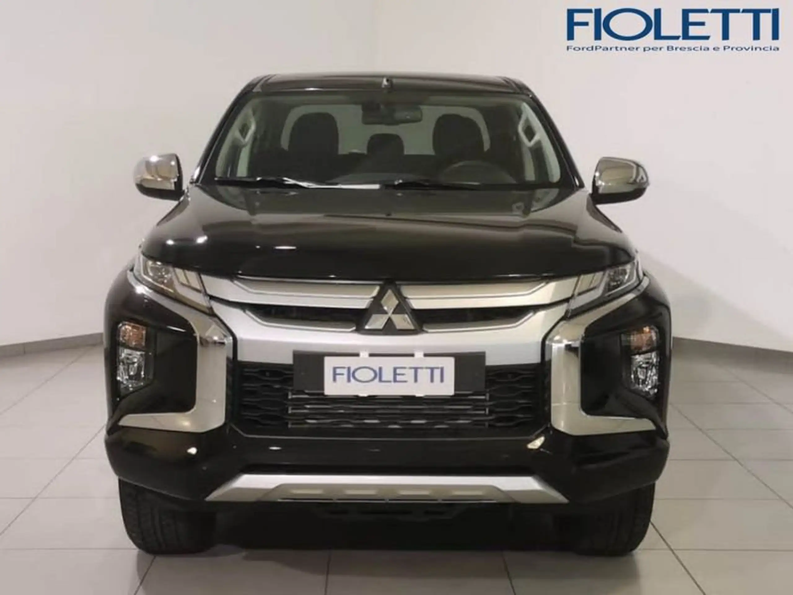 Mitsubishi - L200