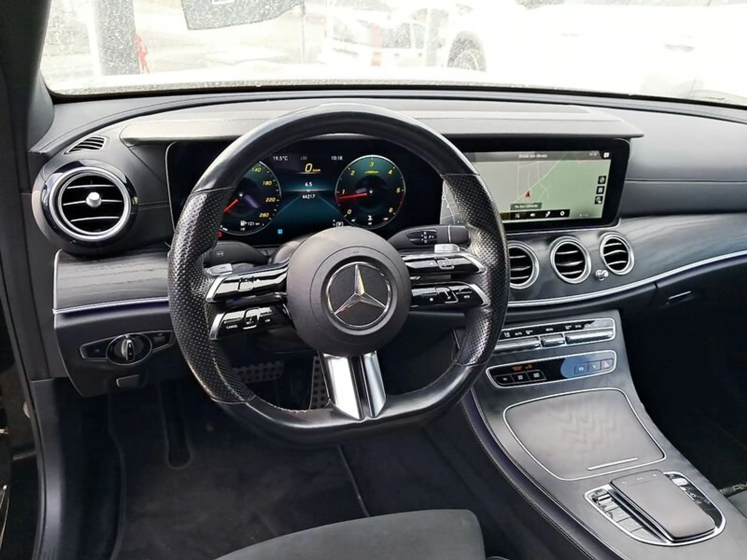 Mercedes-Benz - E 220