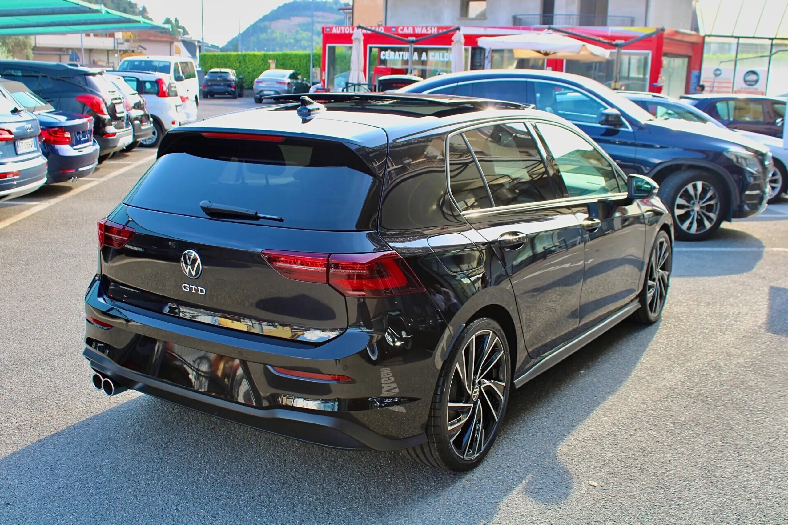 Volkswagen - Golf