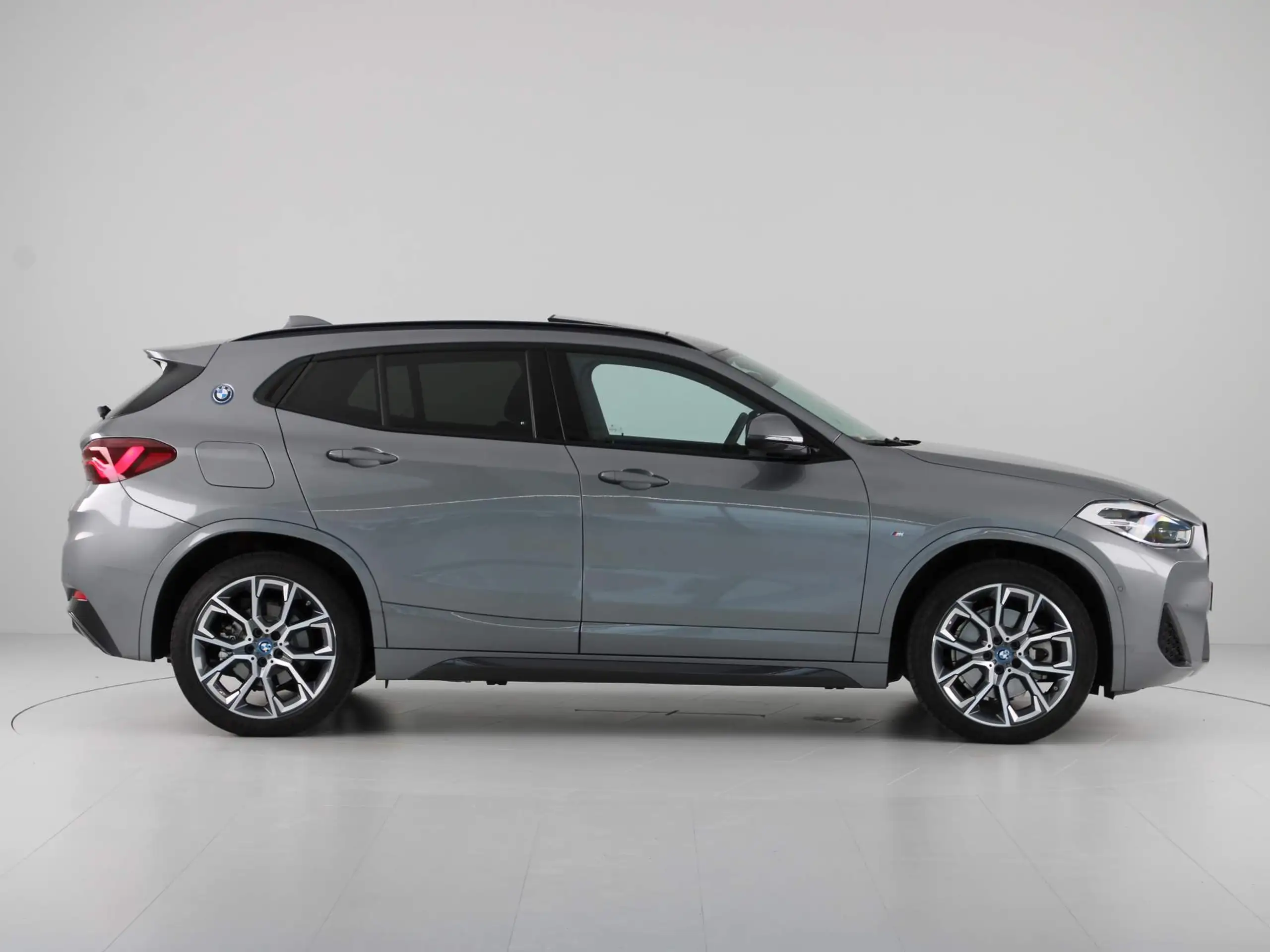 BMW - X2