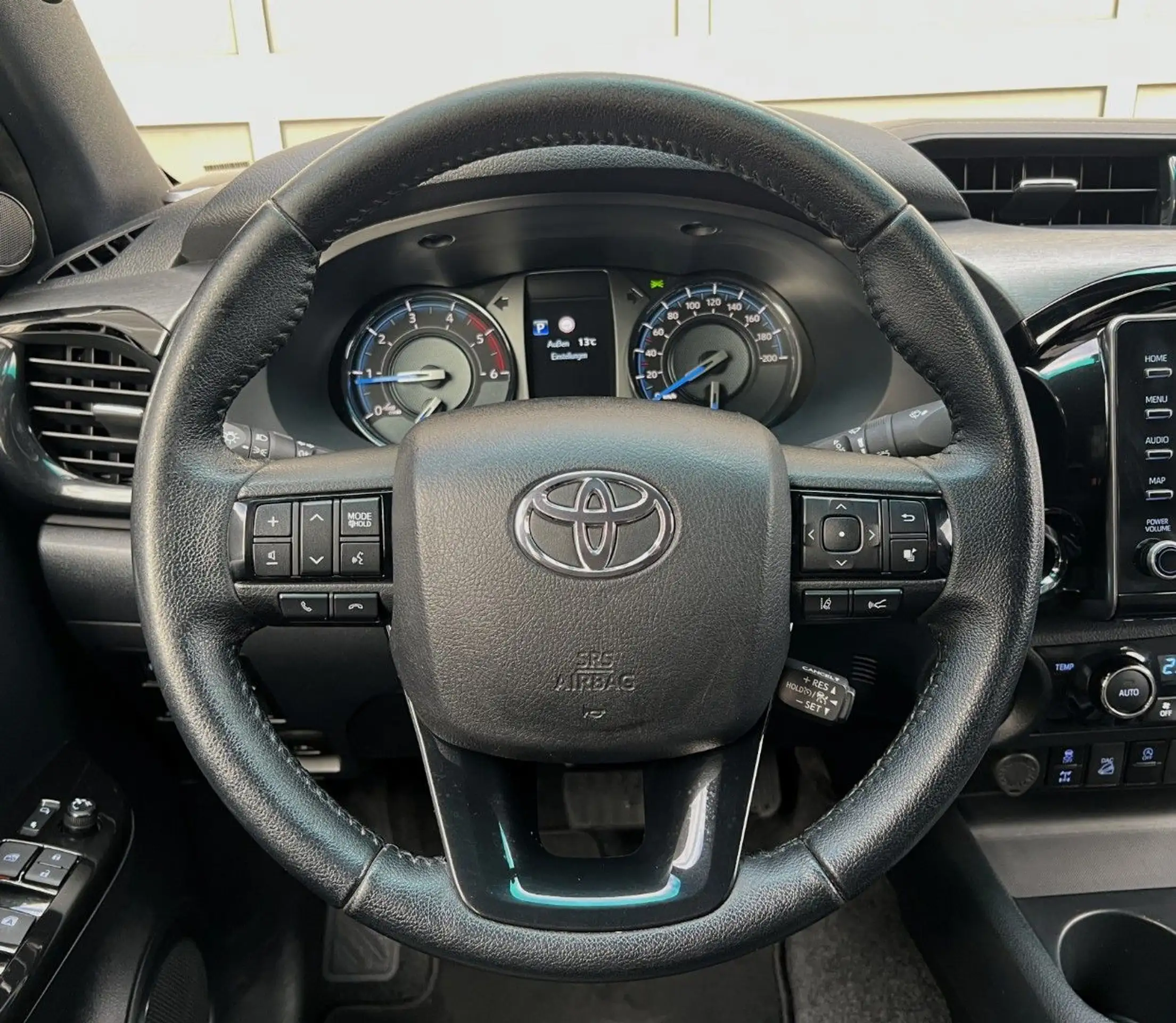 Toyota - Hilux