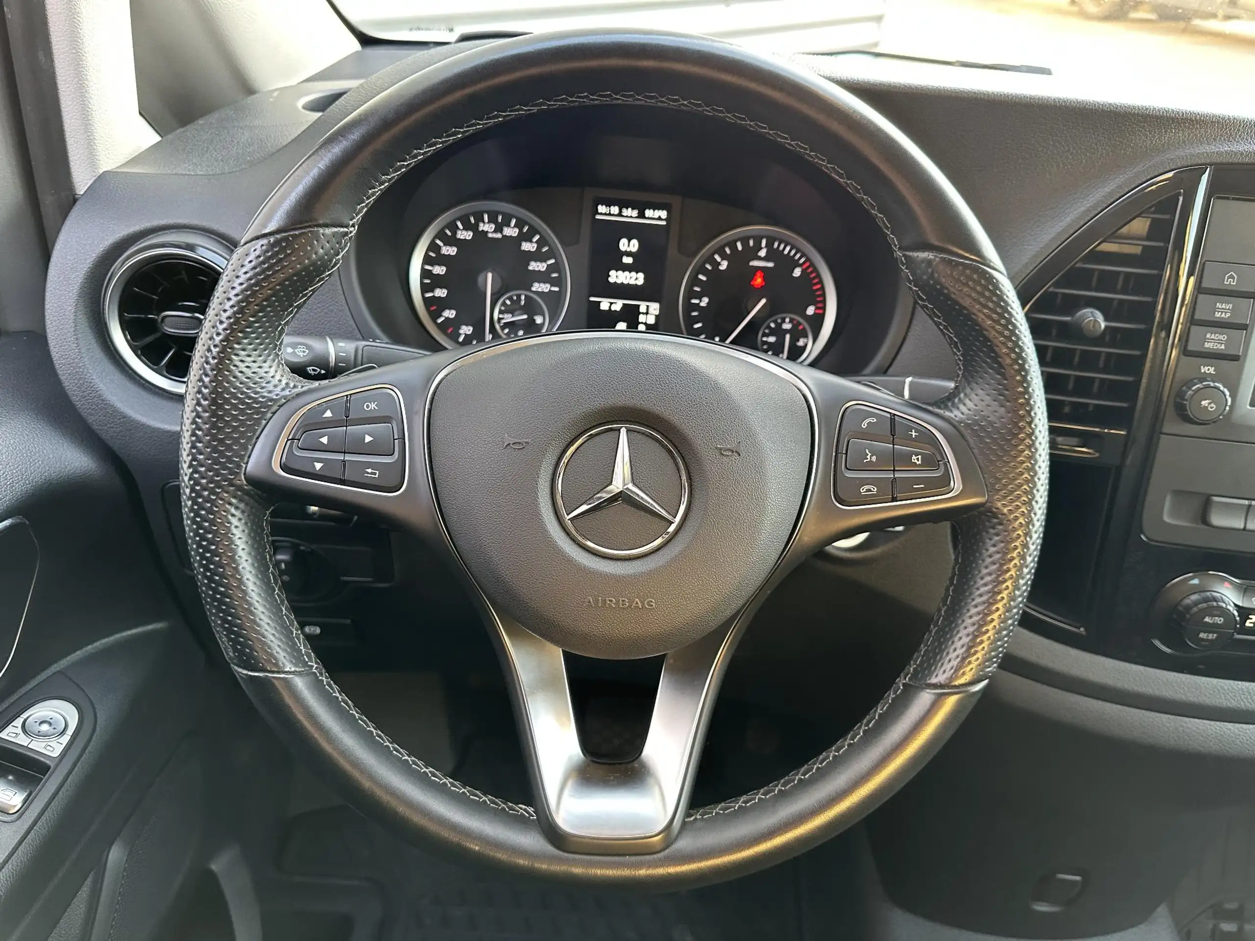 Mercedes-Benz - Vito