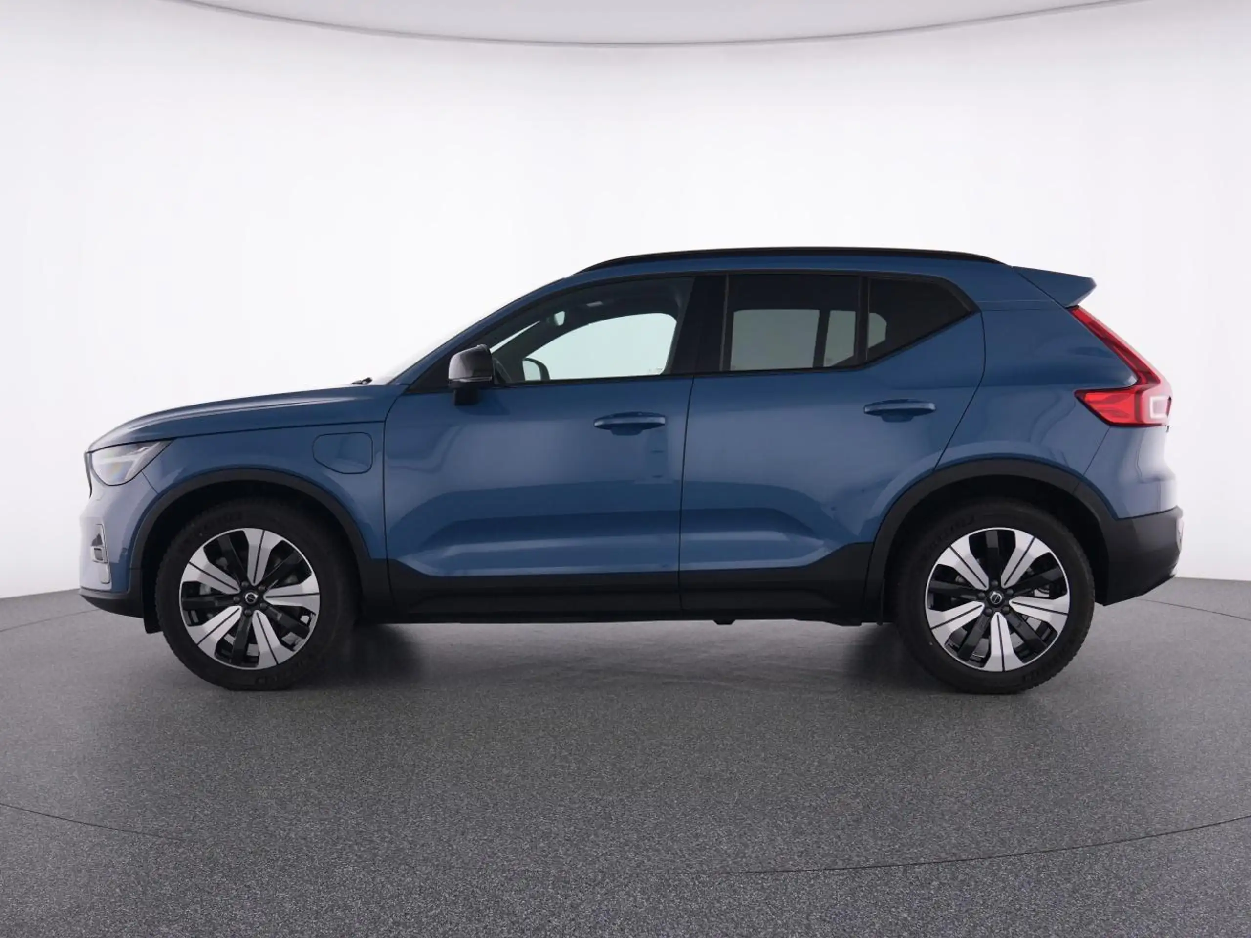 Volvo - XC40