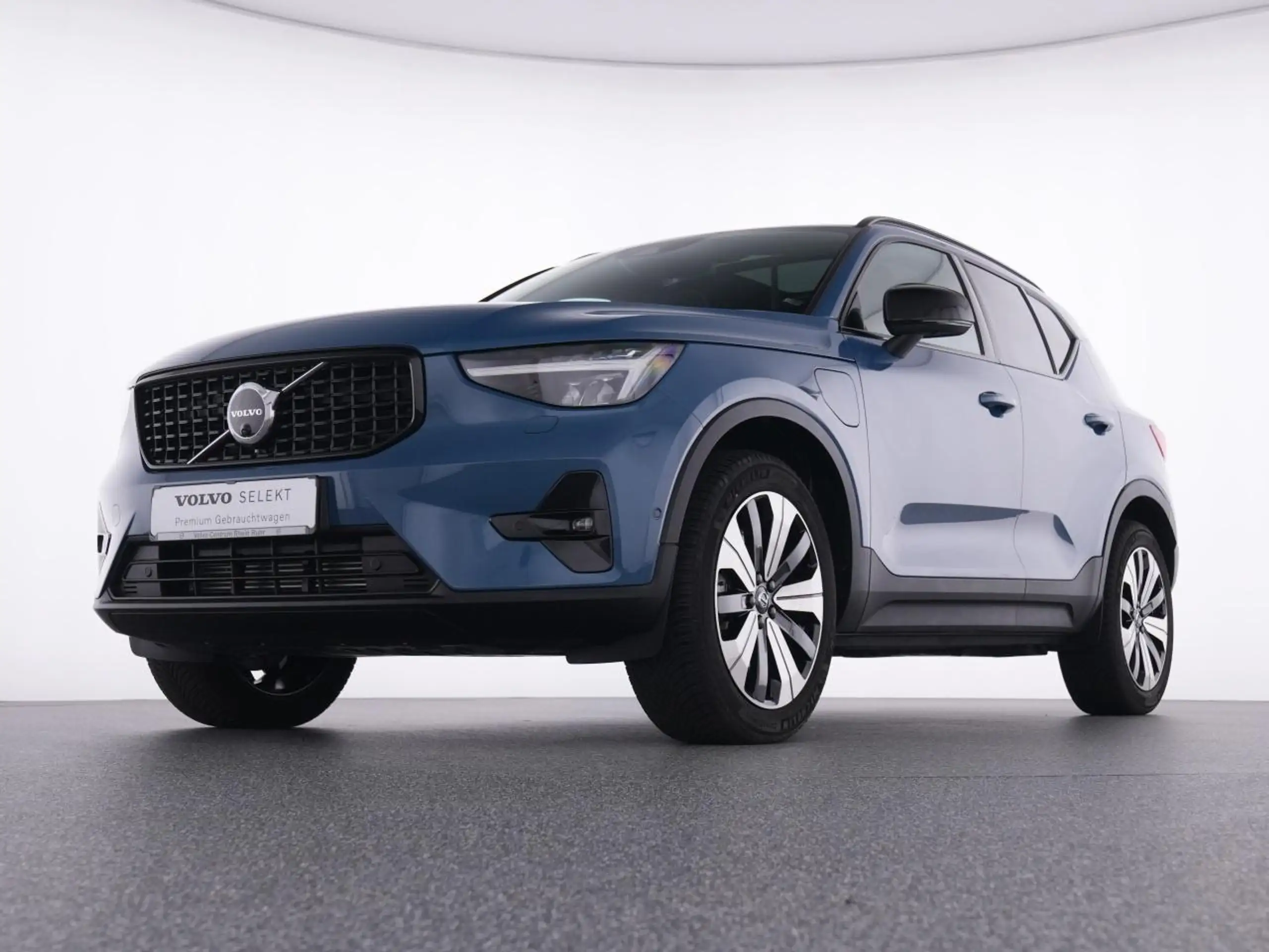 Volvo - XC40