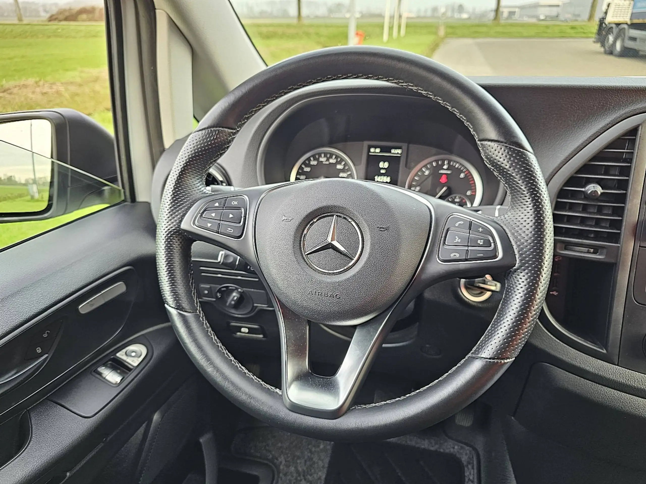 Mercedes-Benz - Vito