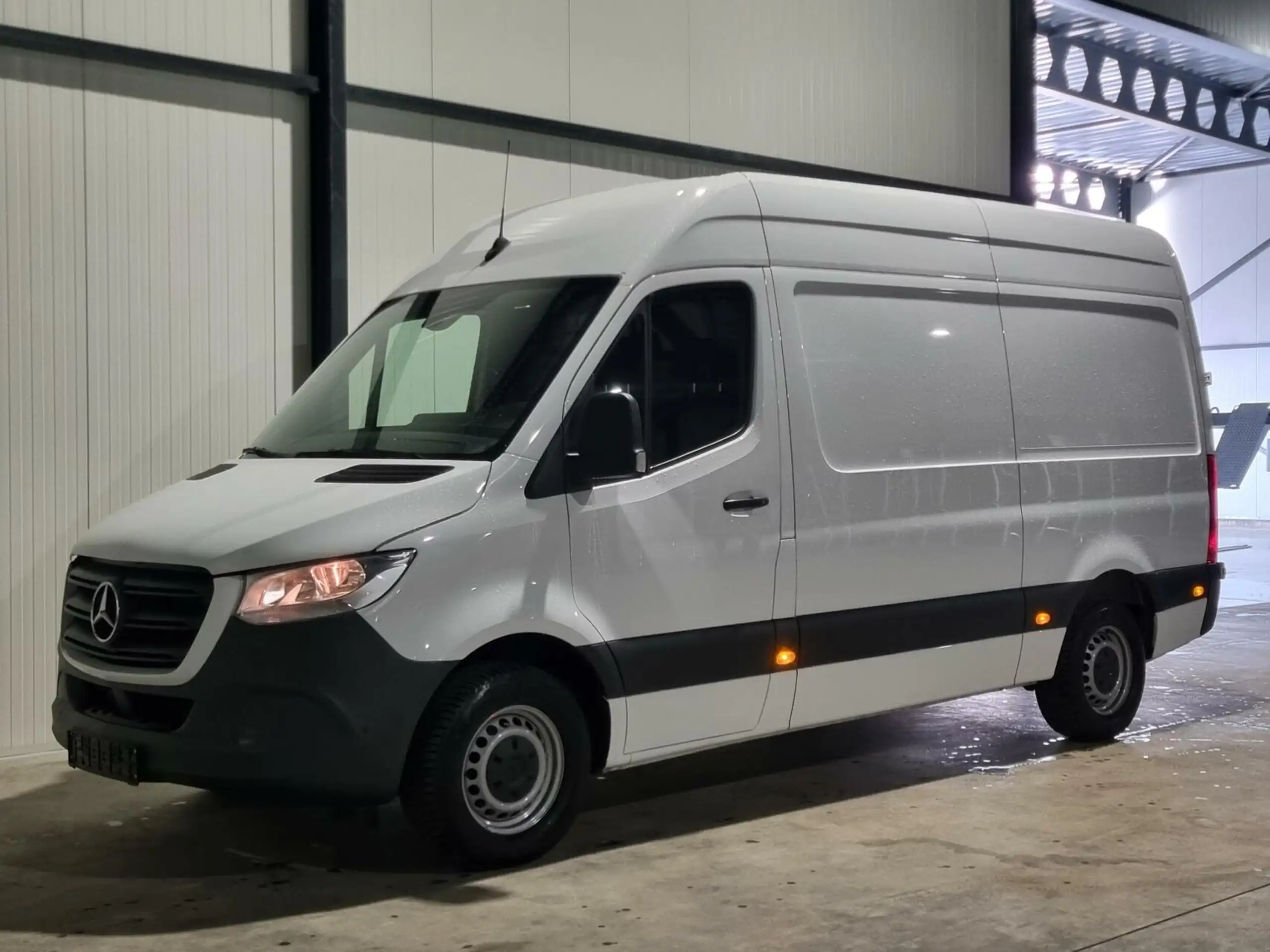 Mercedes-Benz - Sprinter