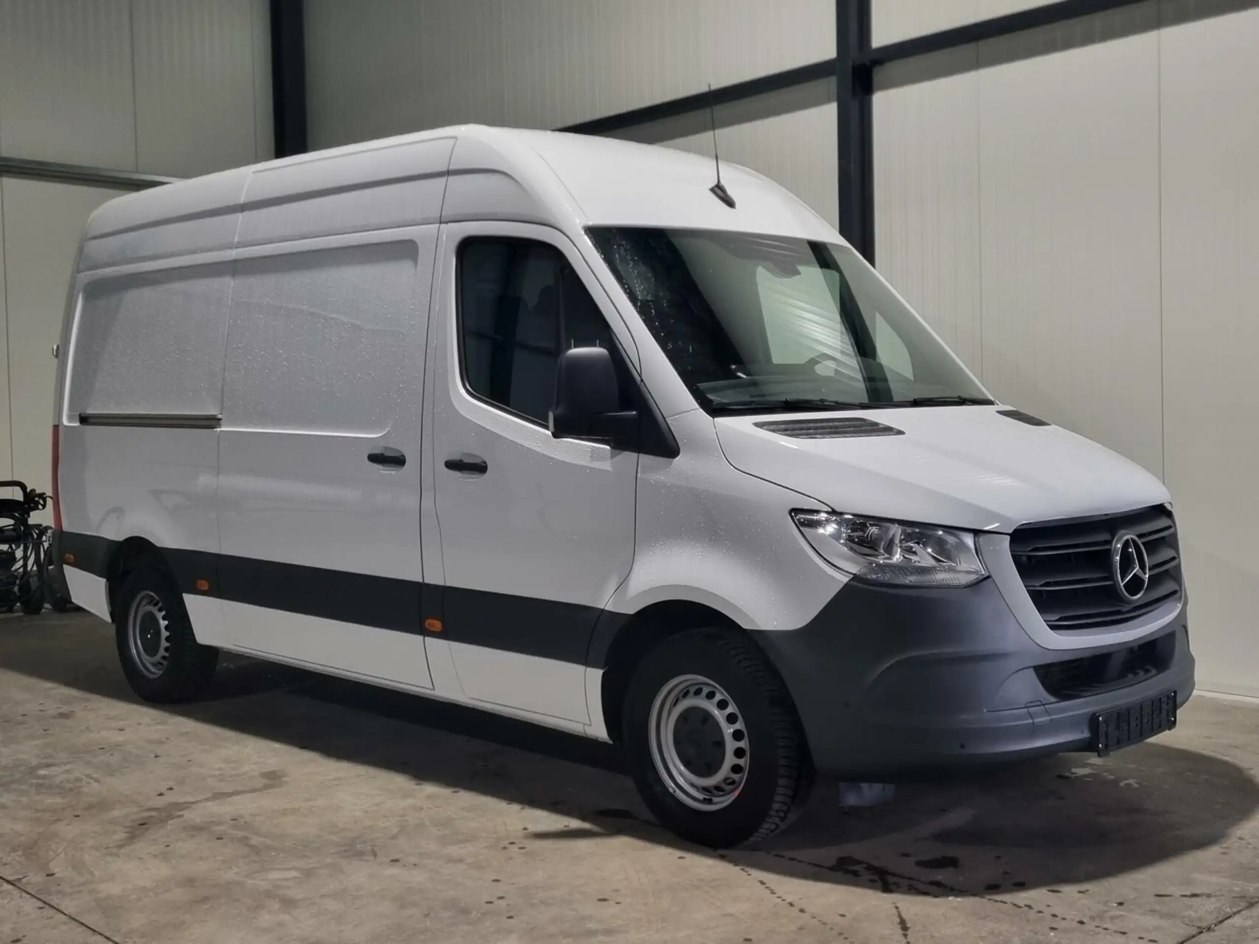 Mercedes-Benz - Sprinter