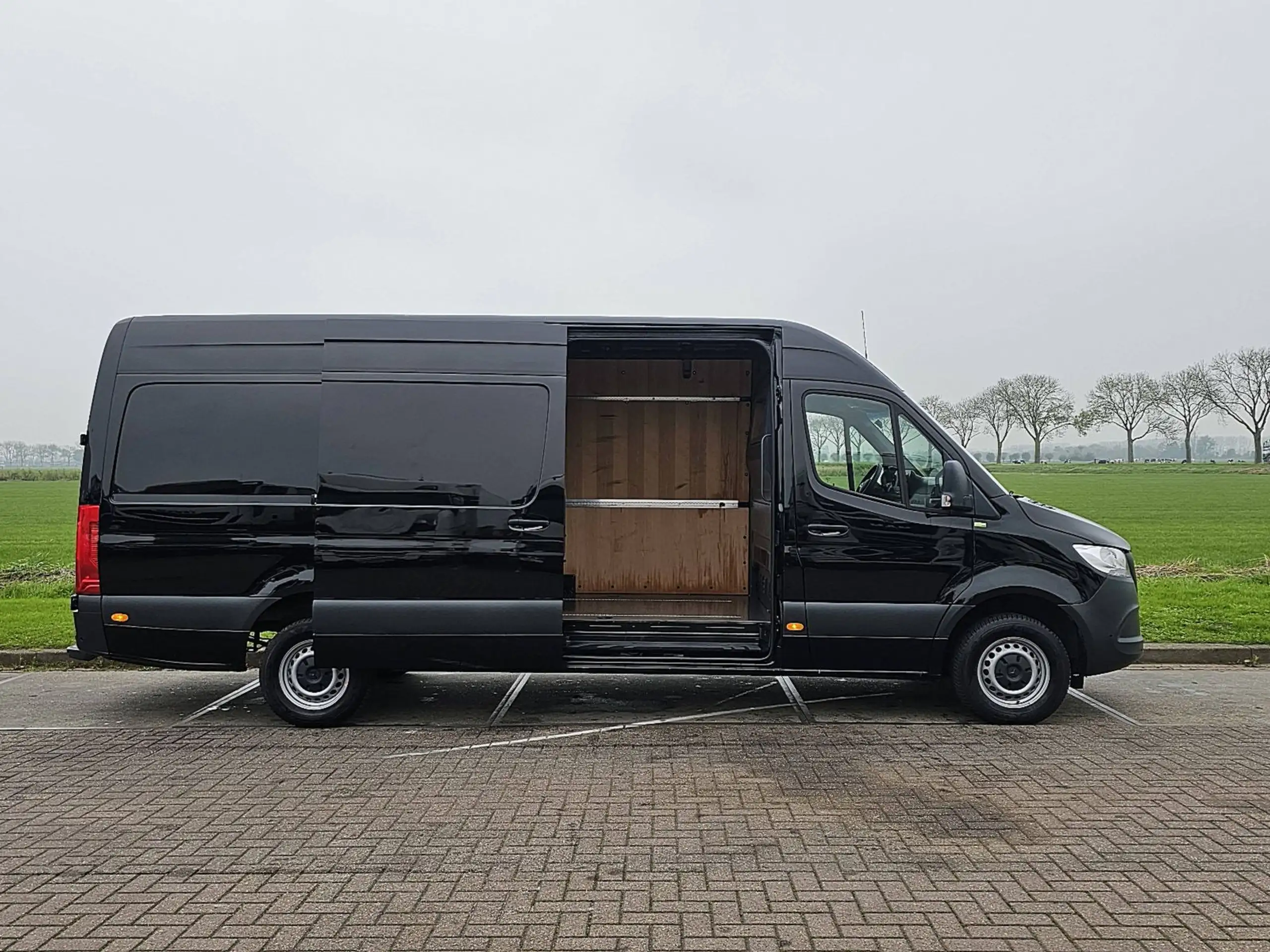 Mercedes-Benz - Sprinter