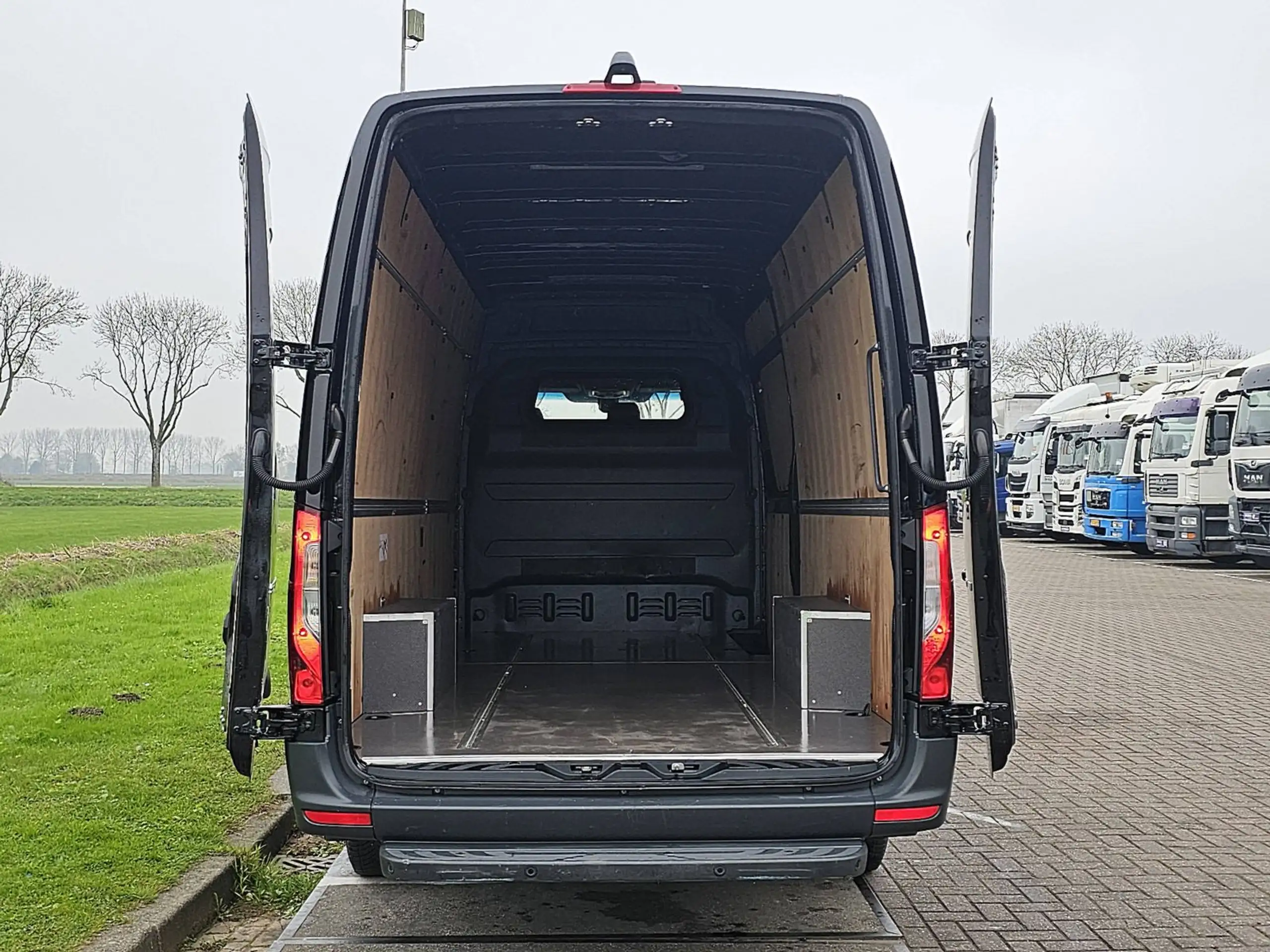 Mercedes-Benz - Sprinter