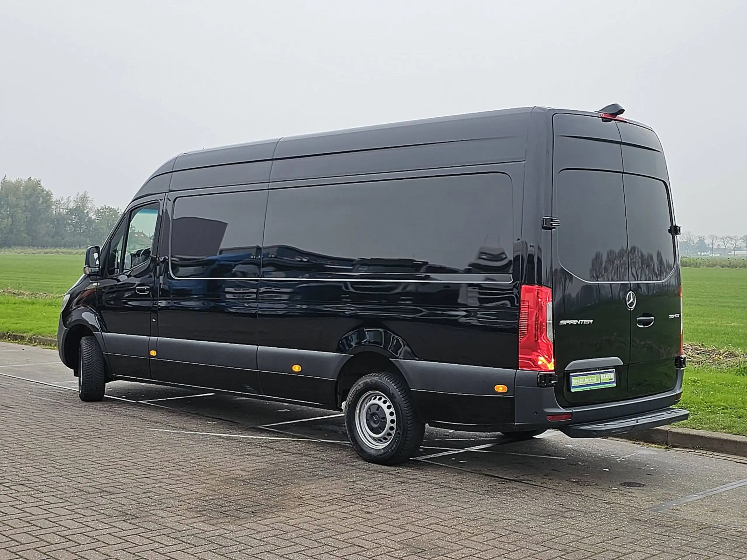 Mercedes-Benz - Sprinter