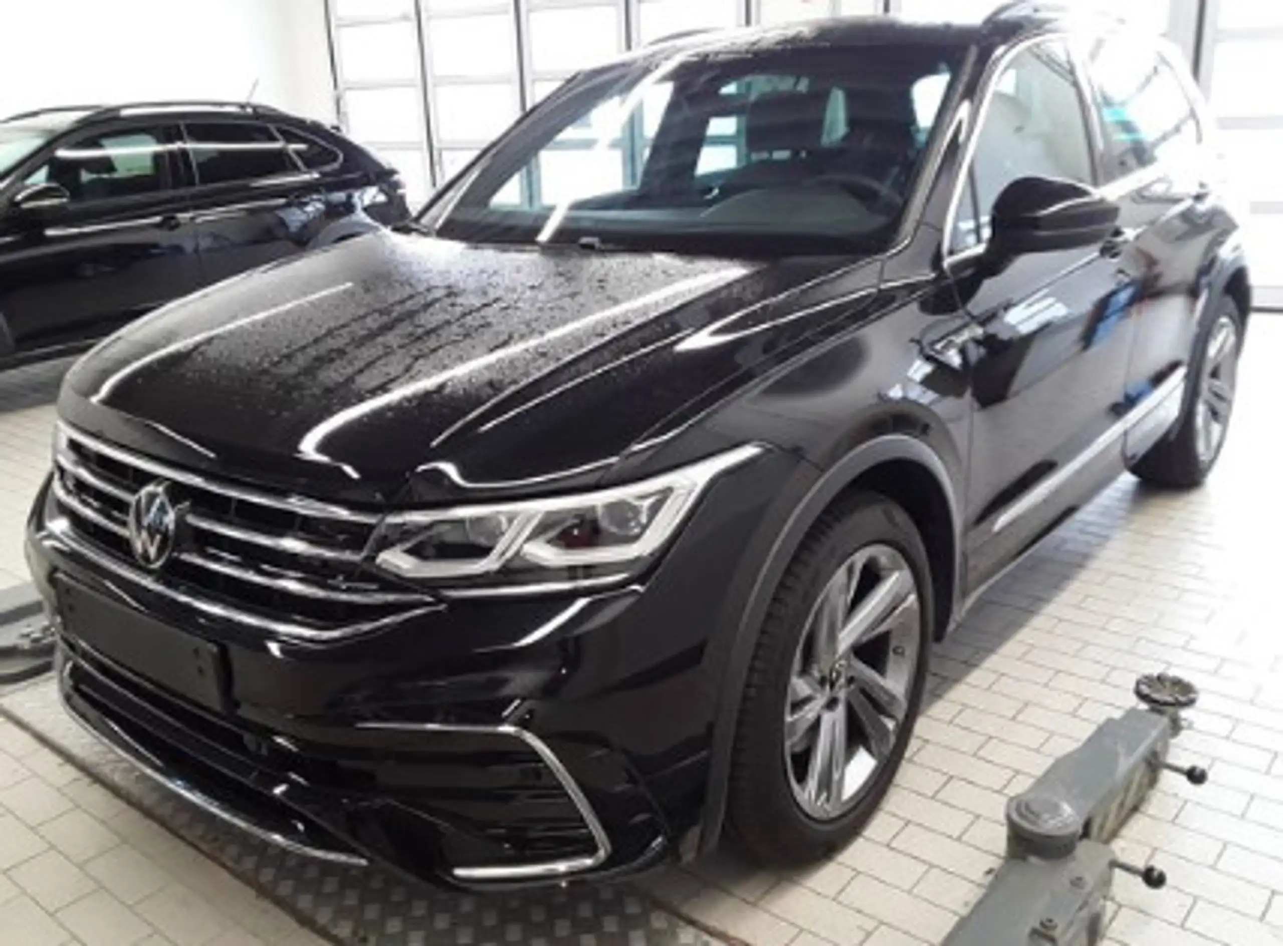 Volkswagen - Tiguan