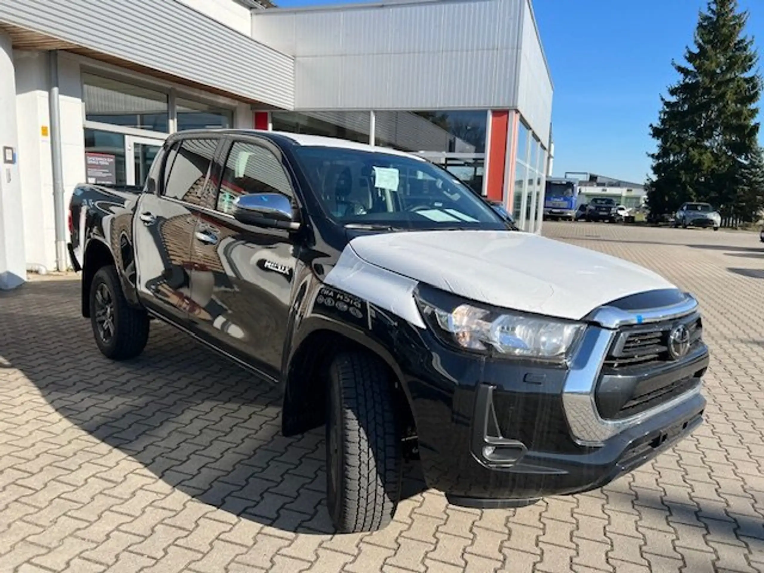 Toyota - Hilux