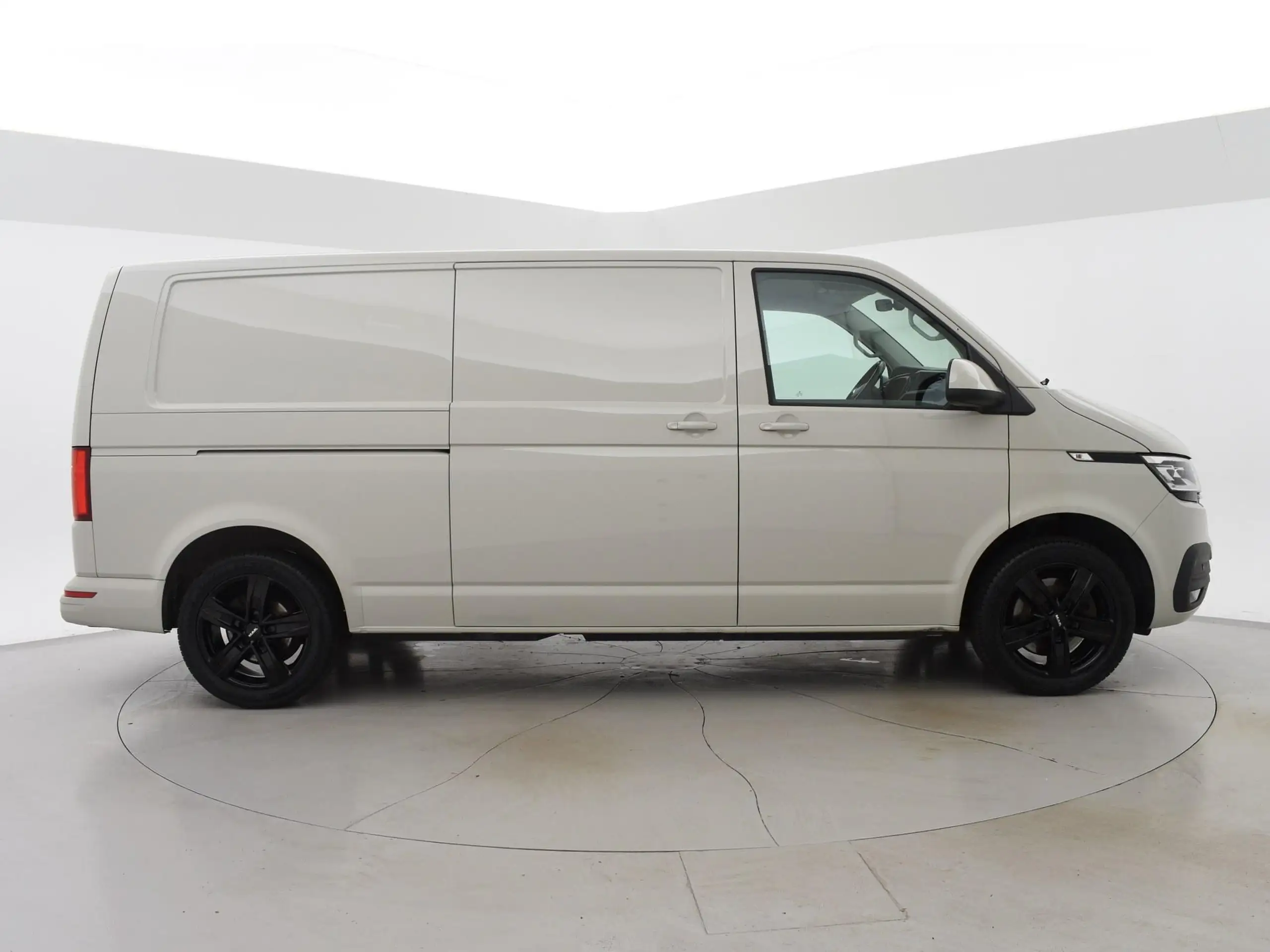 Volkswagen - T6.1 Transporter