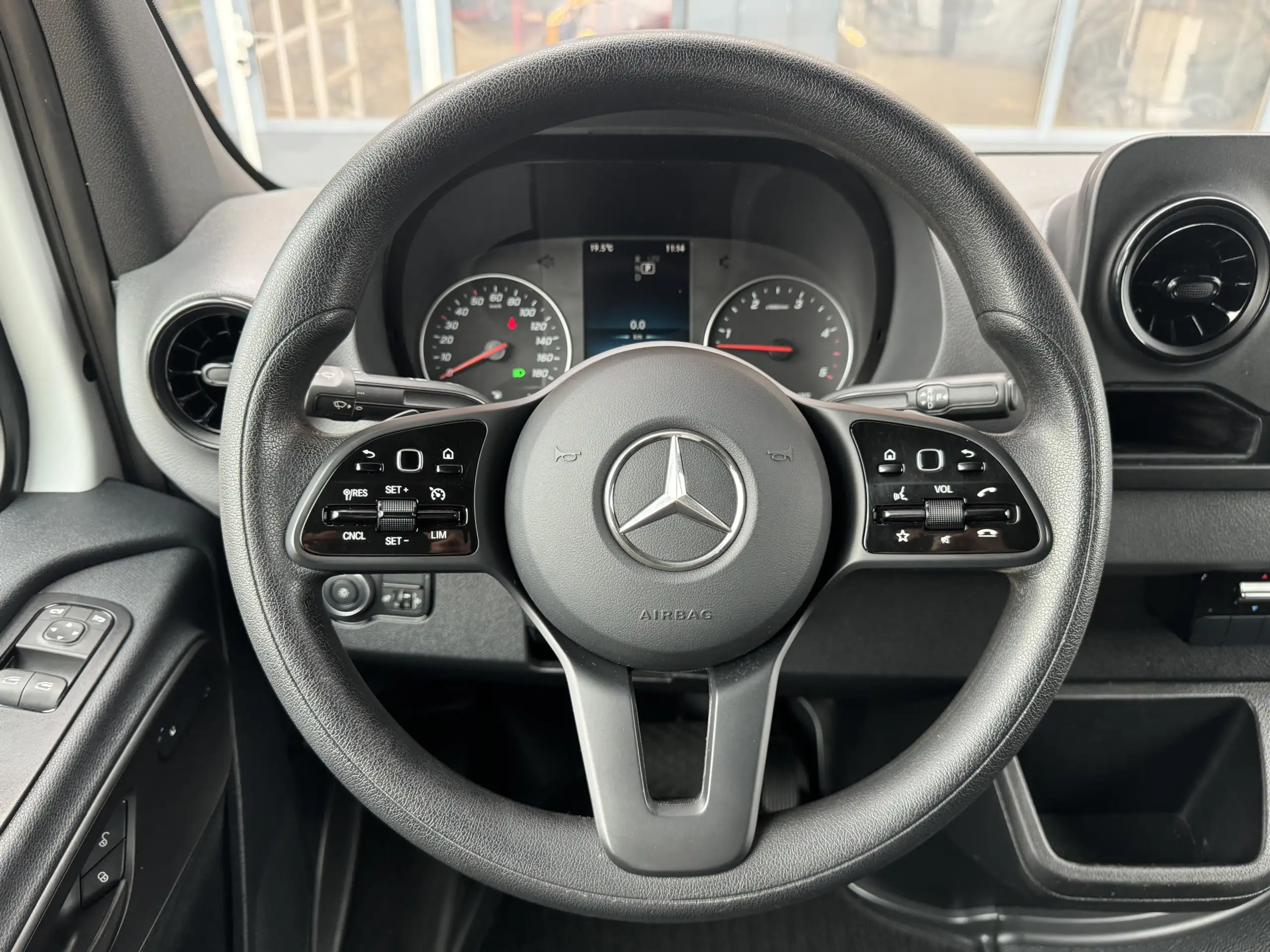 Mercedes-Benz - Sprinter