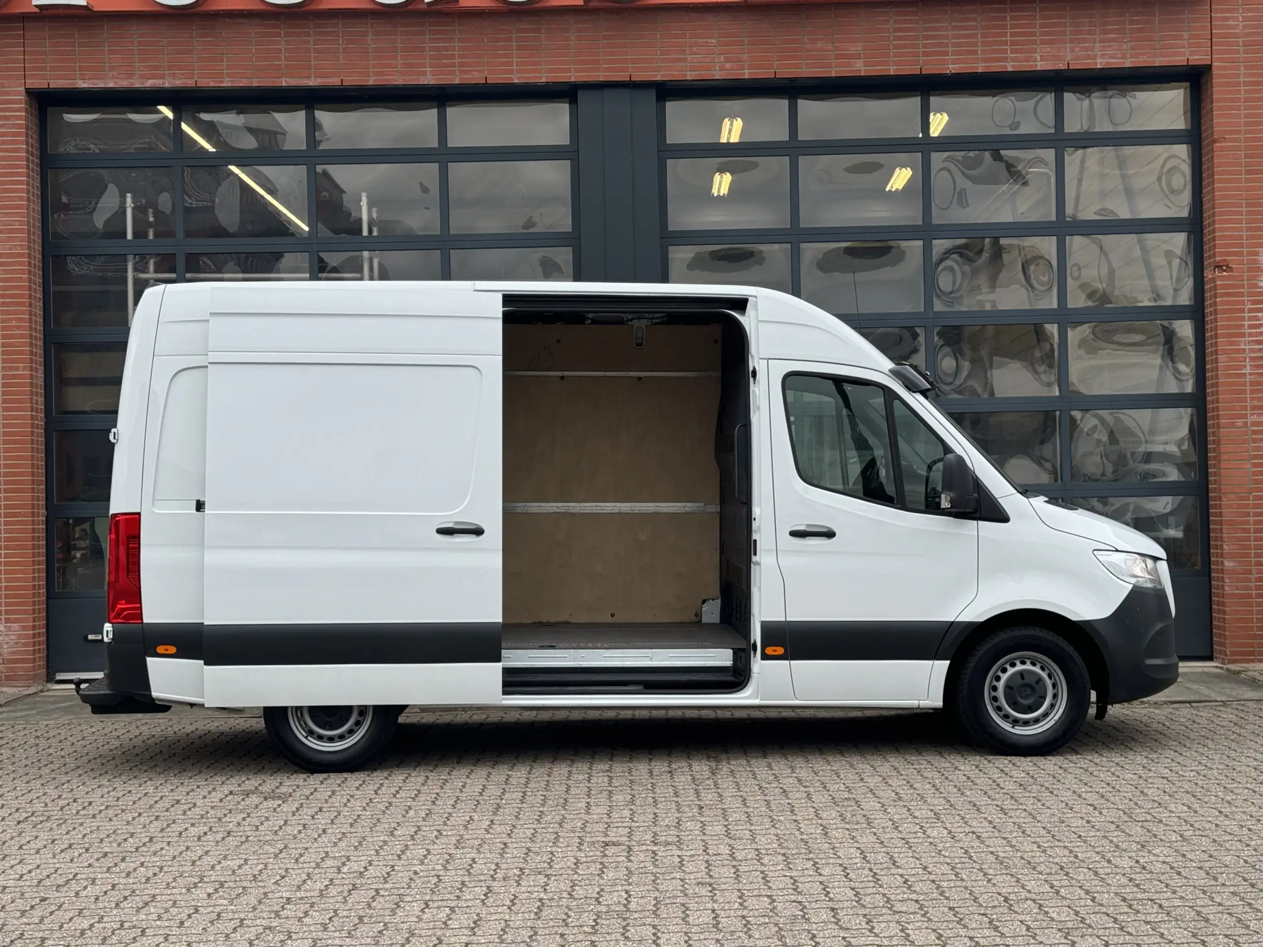 Mercedes-Benz - Sprinter