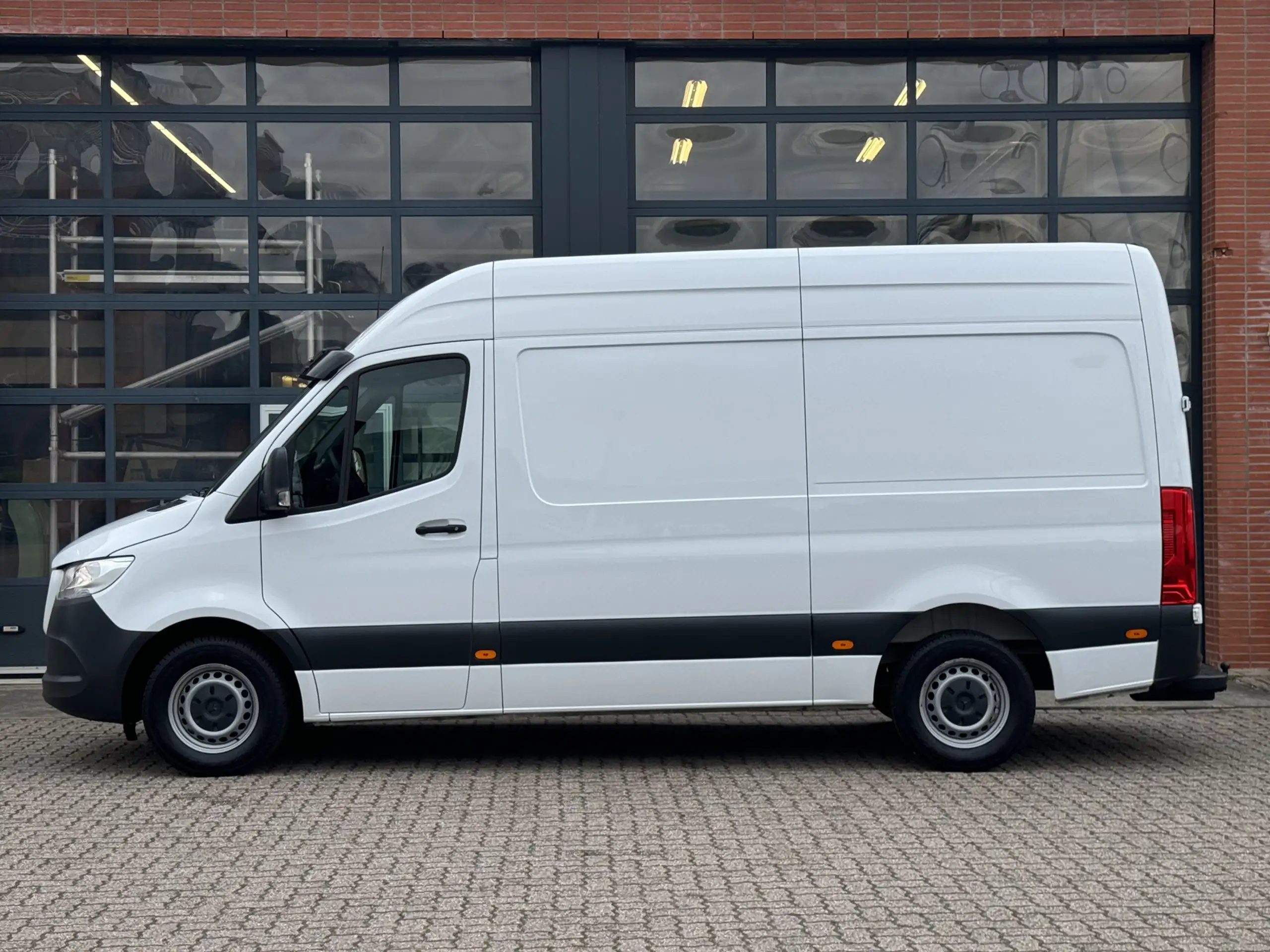 Mercedes-Benz - Sprinter