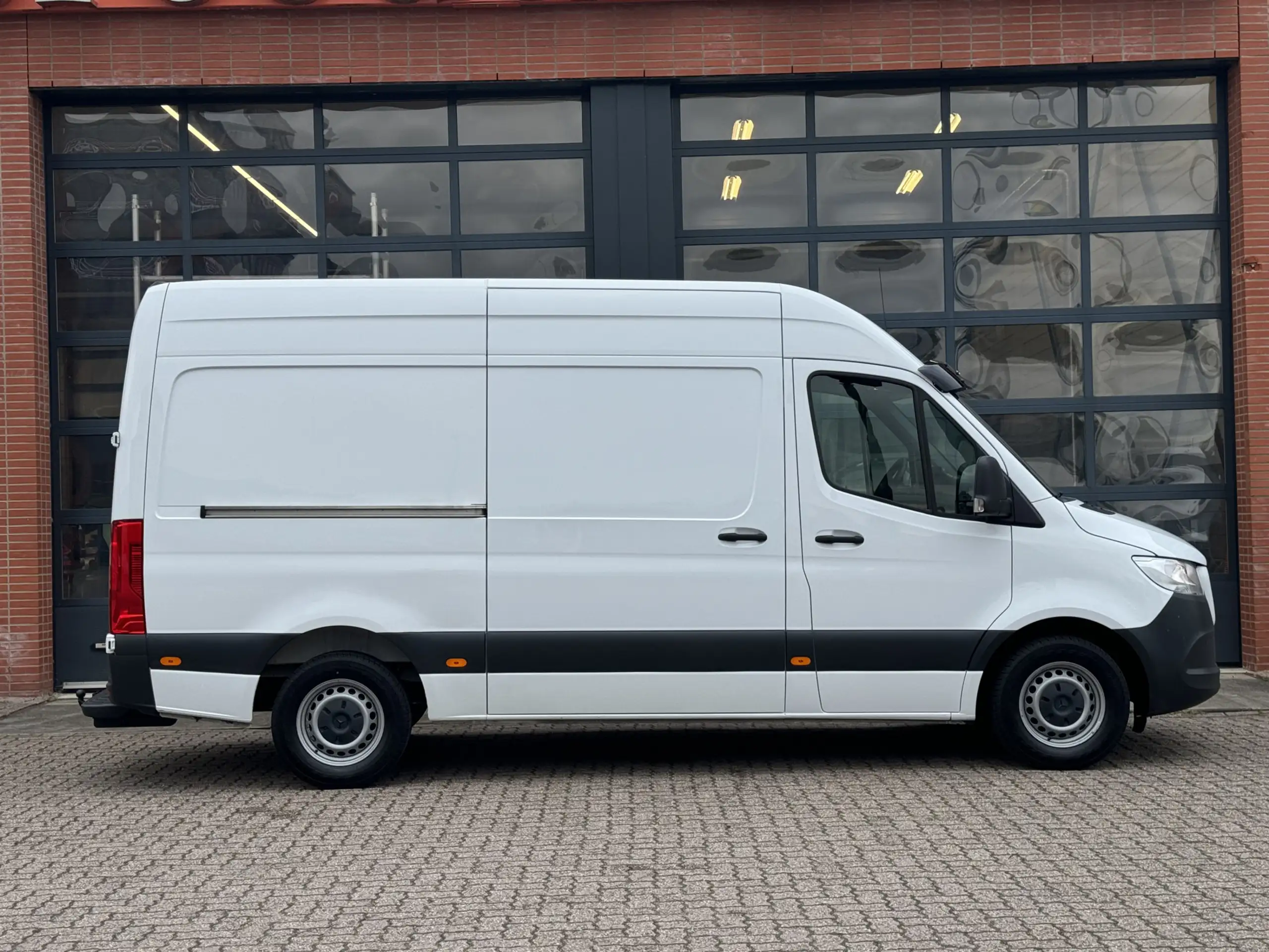 Mercedes-Benz - Sprinter