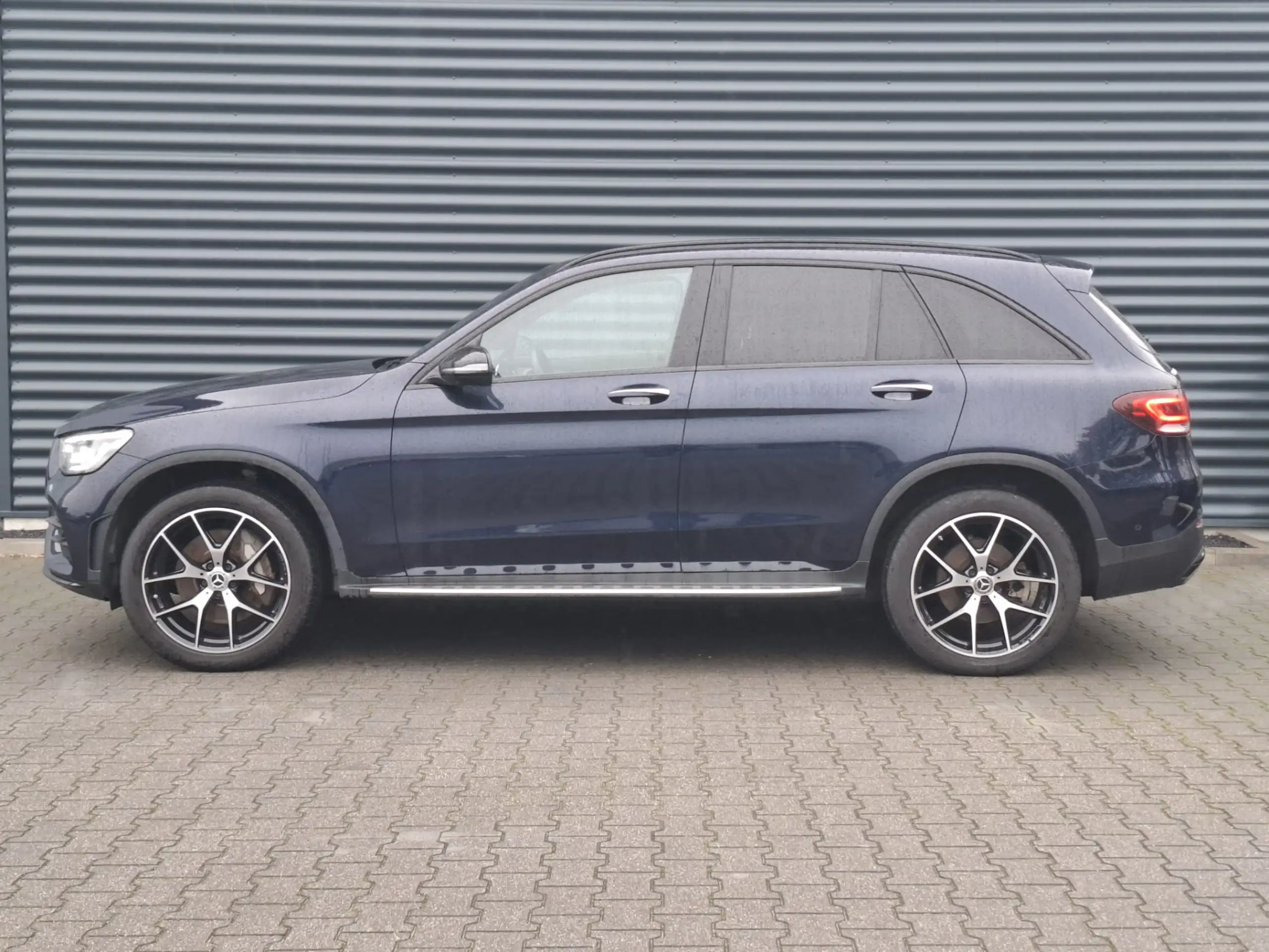 Mercedes-Benz - GLC 300