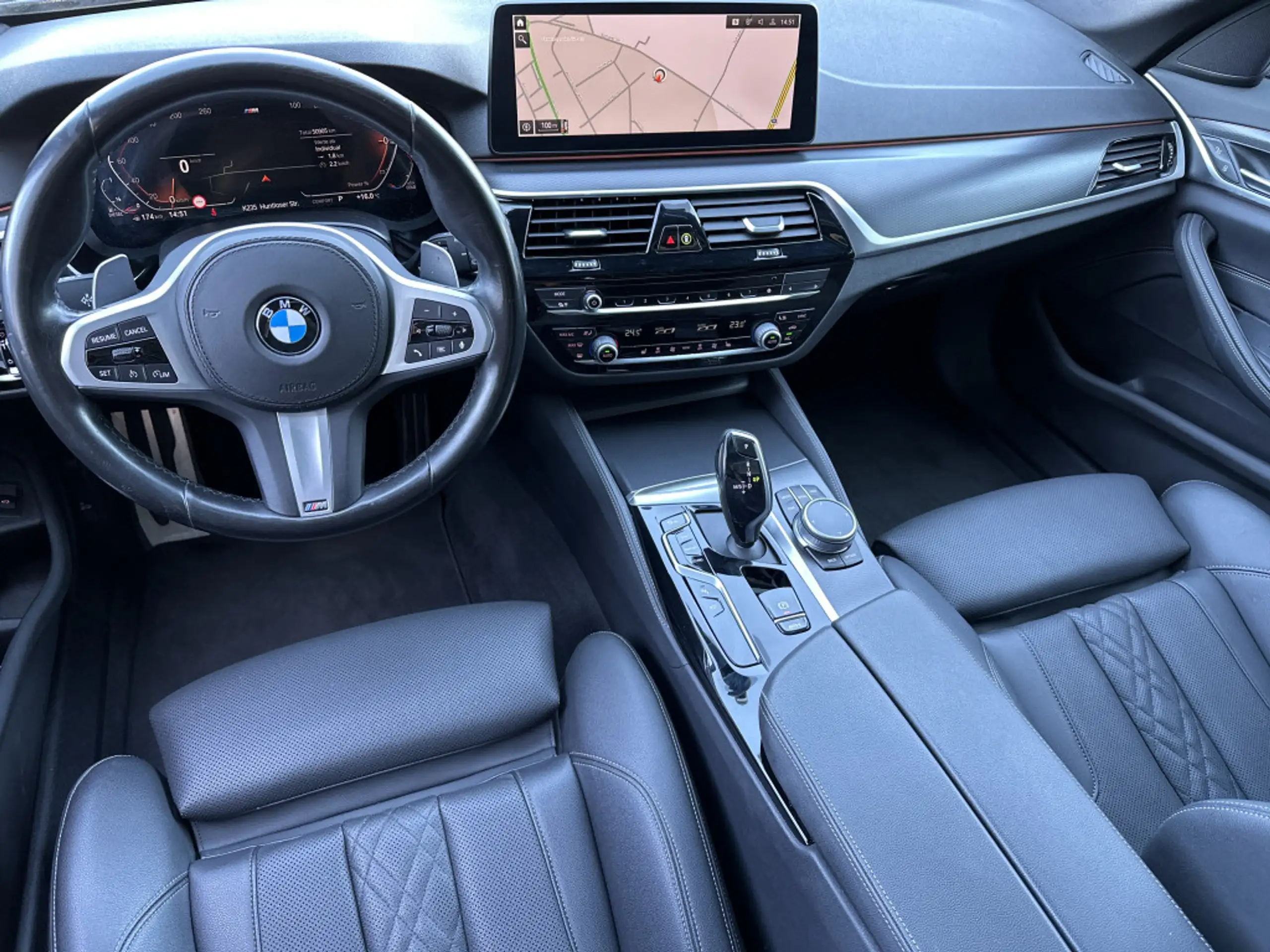 BMW - 530