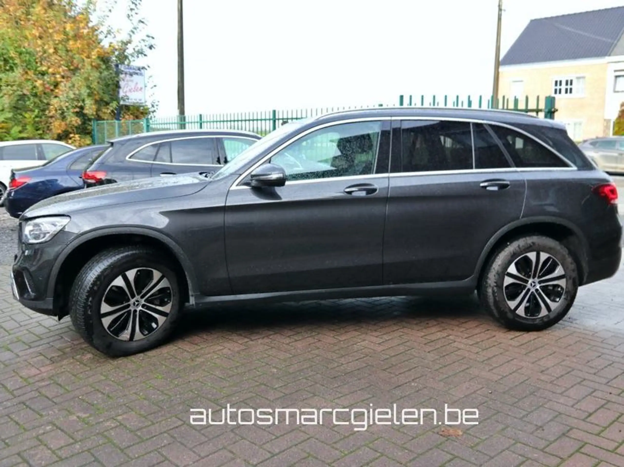 Mercedes-Benz - GLC 300