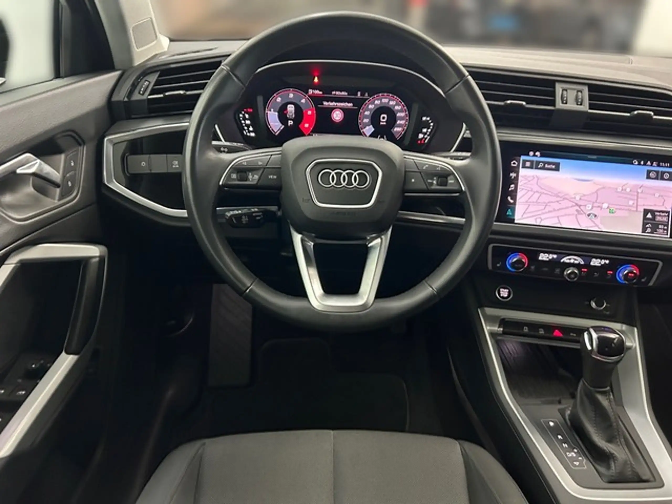 Audi - Q3