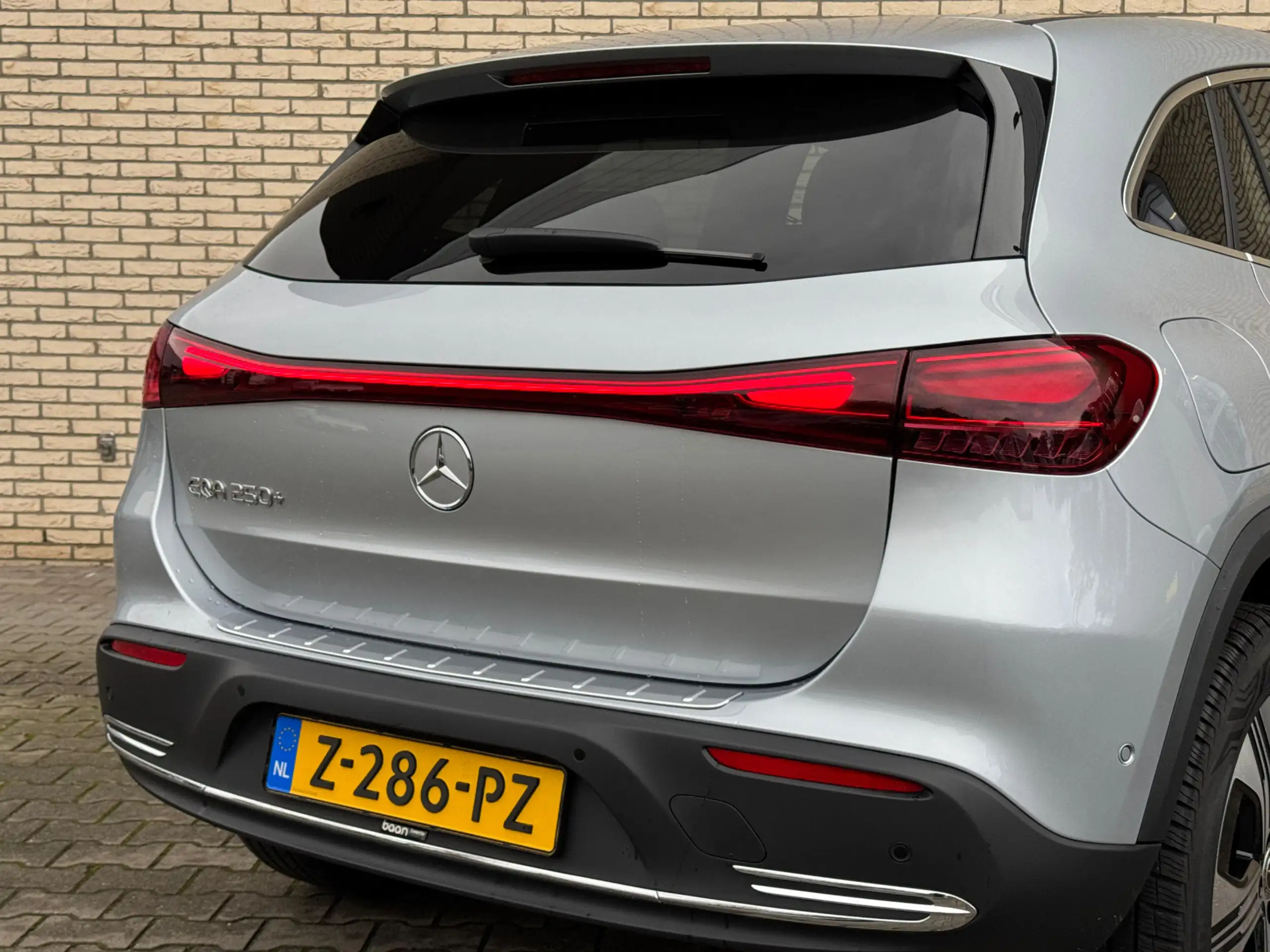 Mercedes-Benz - EQA