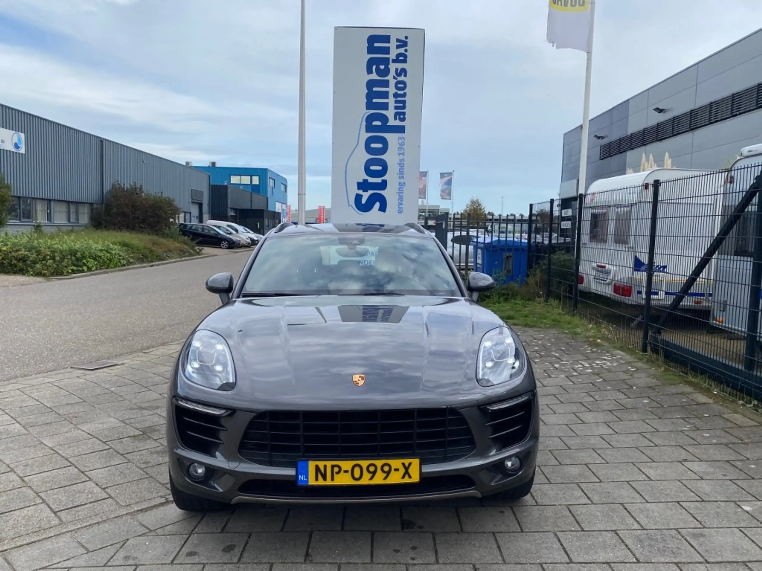 Porsche - Macan