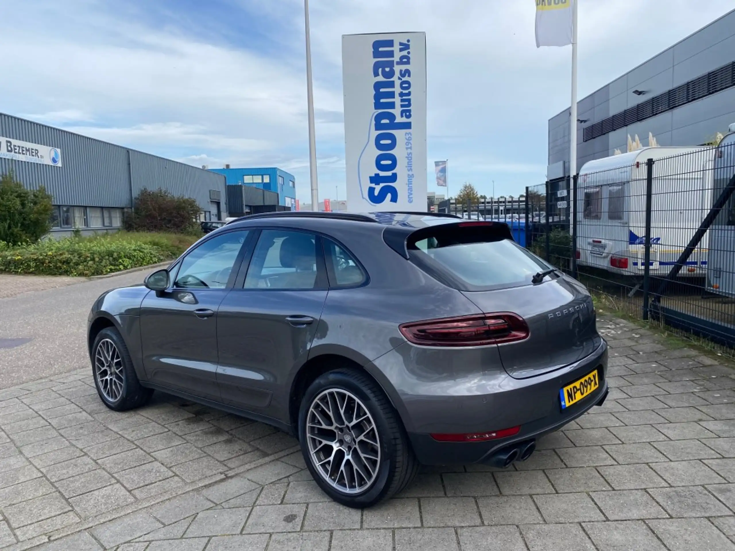 Porsche - Macan