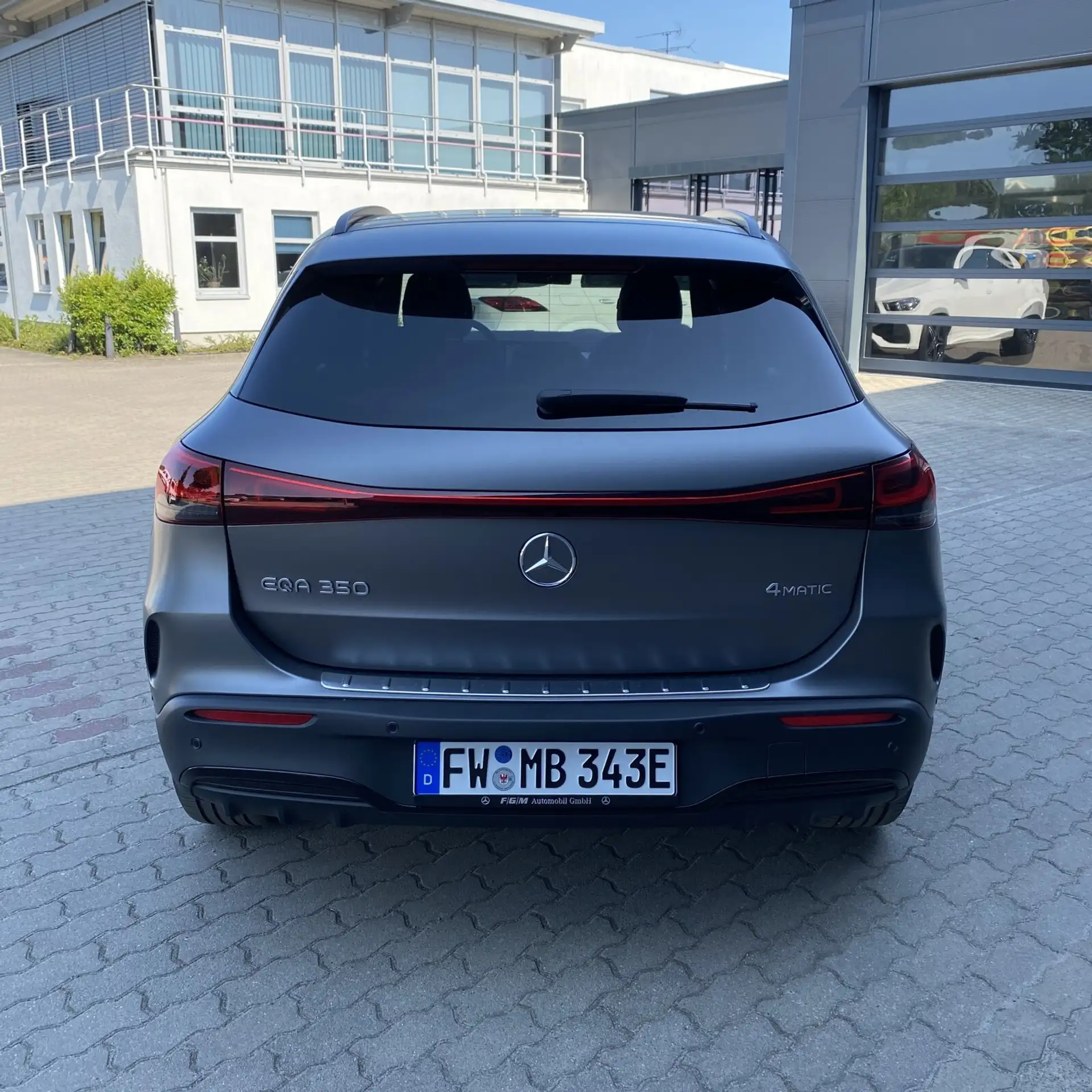 Mercedes-Benz - EQA 350