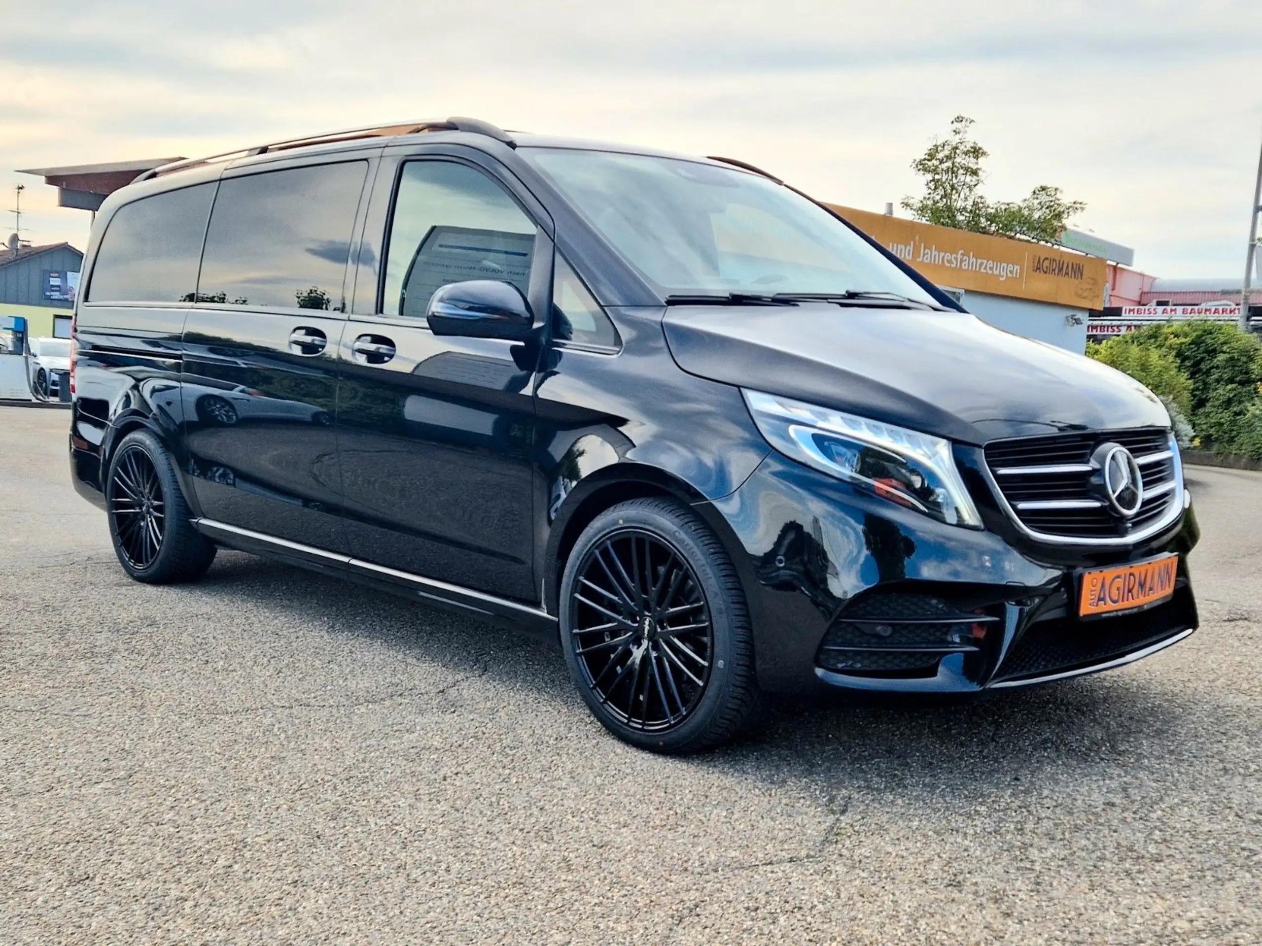 Mercedes-Benz - V 250